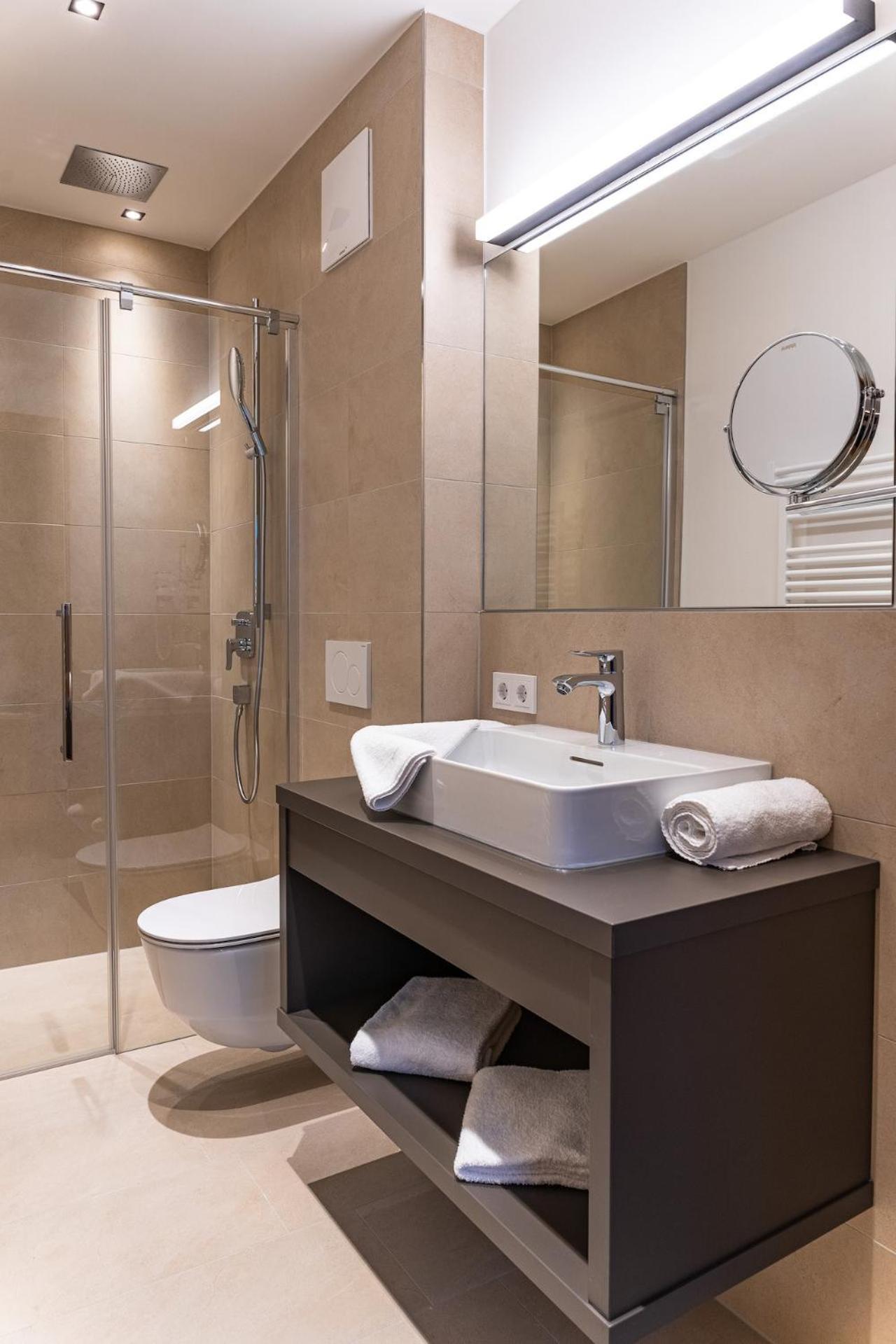 Apartment with Shower - Top 413 photo 2