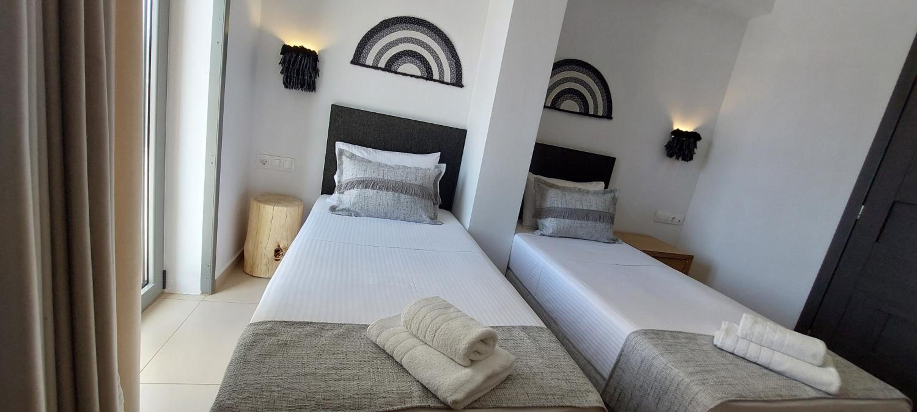 Superior Studio with twin beds