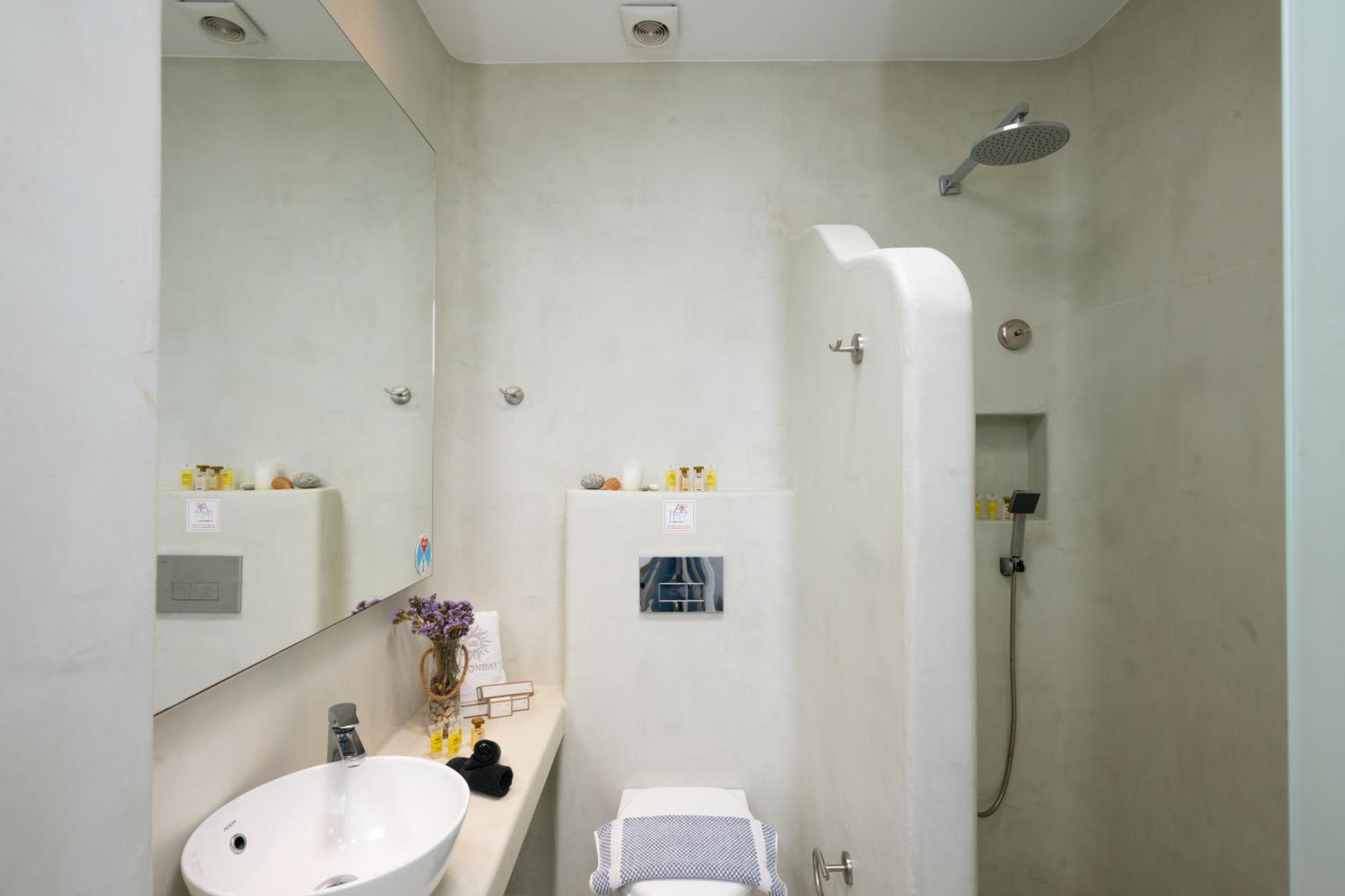 Two-Bedroom Apartment - Photo 2