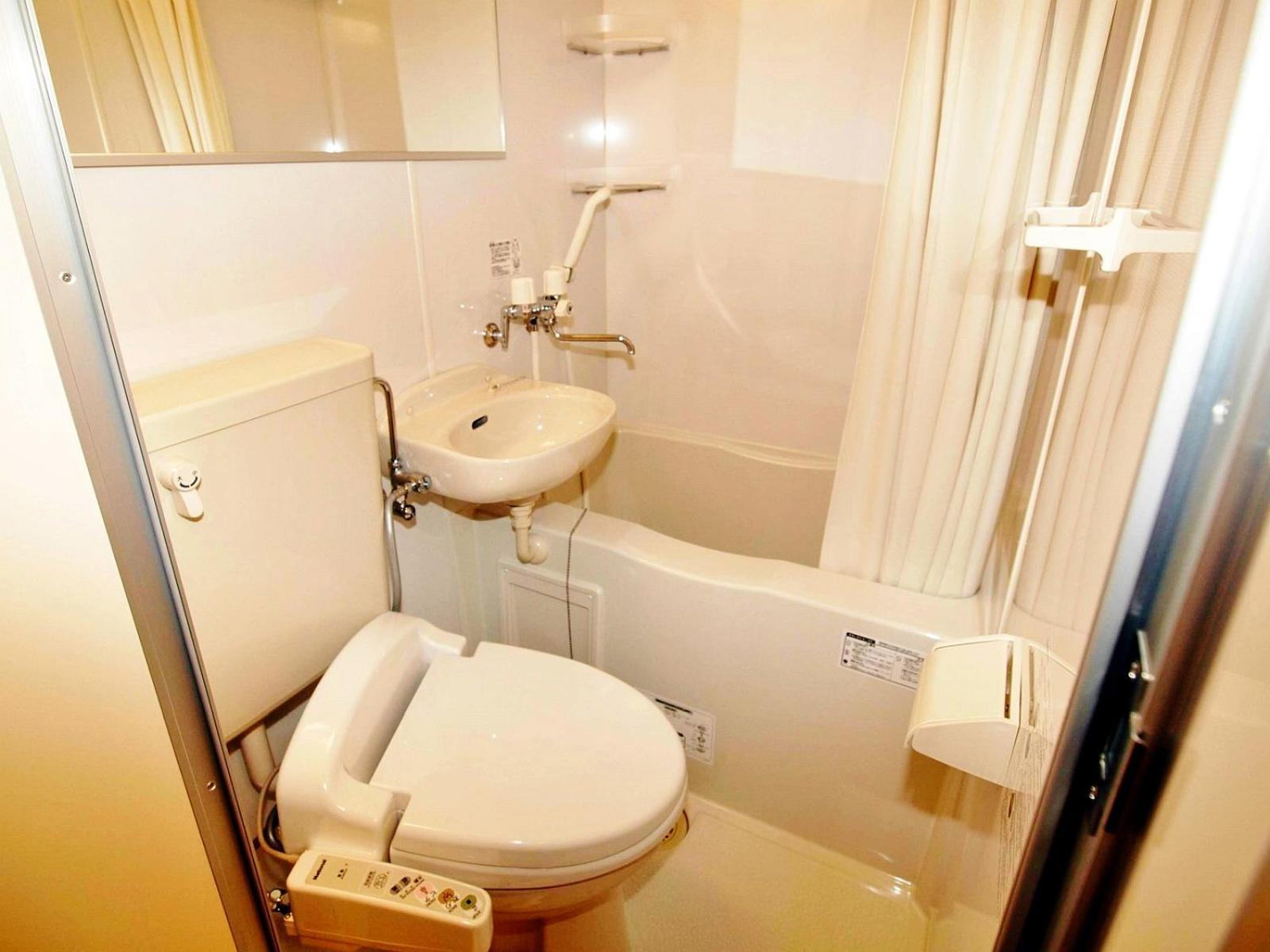 Single Room - Non-Smoking - No Daily Cleaning photo 2