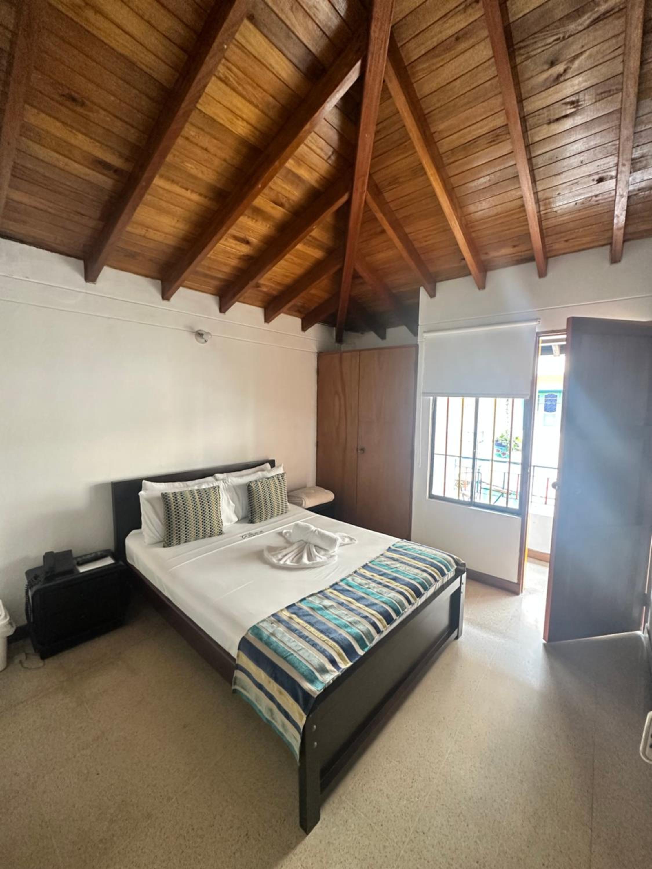 Deluxe Double Room - Photo 8
