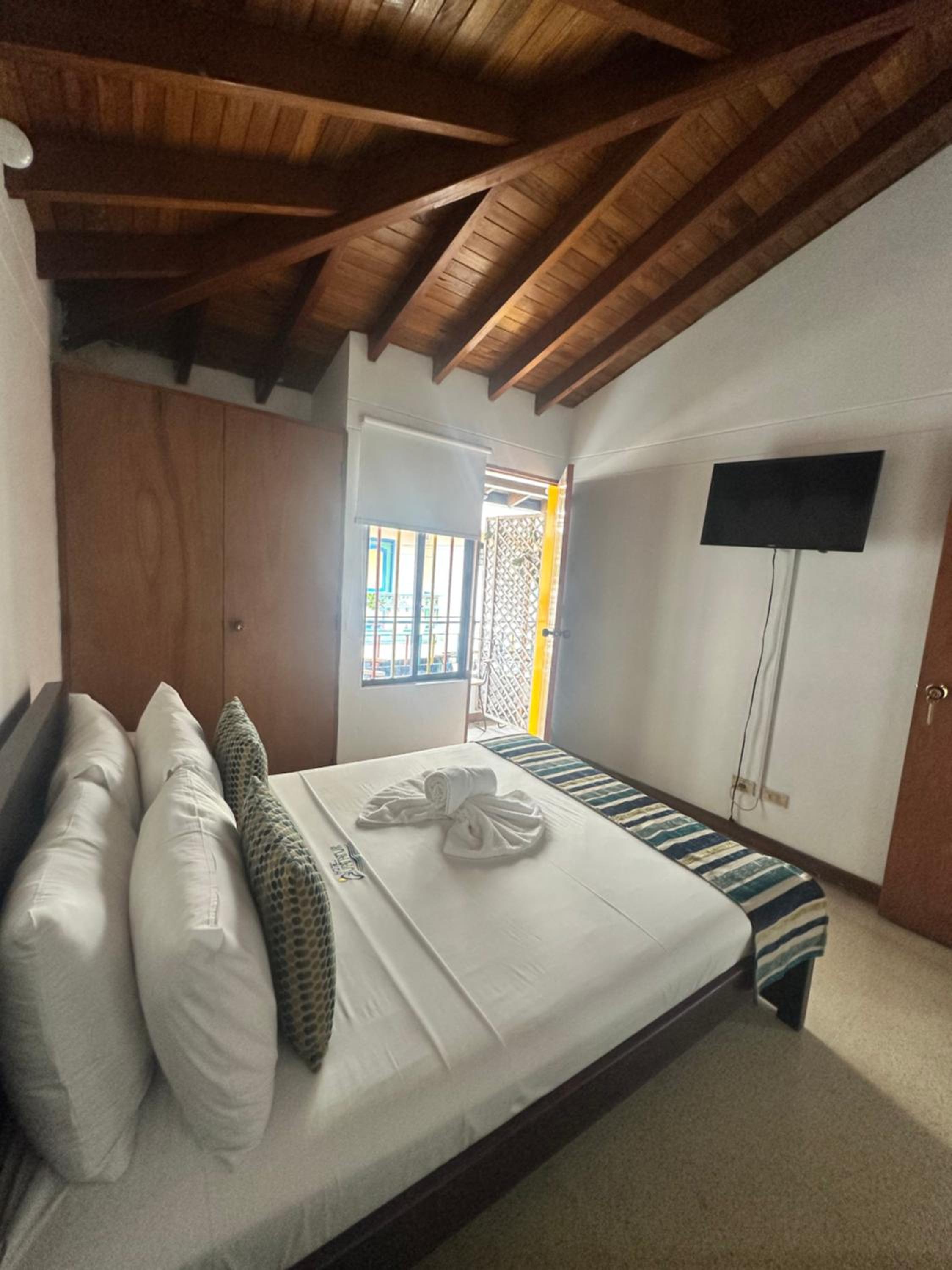 Deluxe Double Room - Photo 7