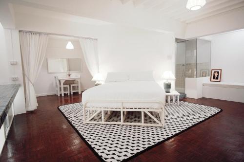 Deluxe Double Room with Balcony photo 2
