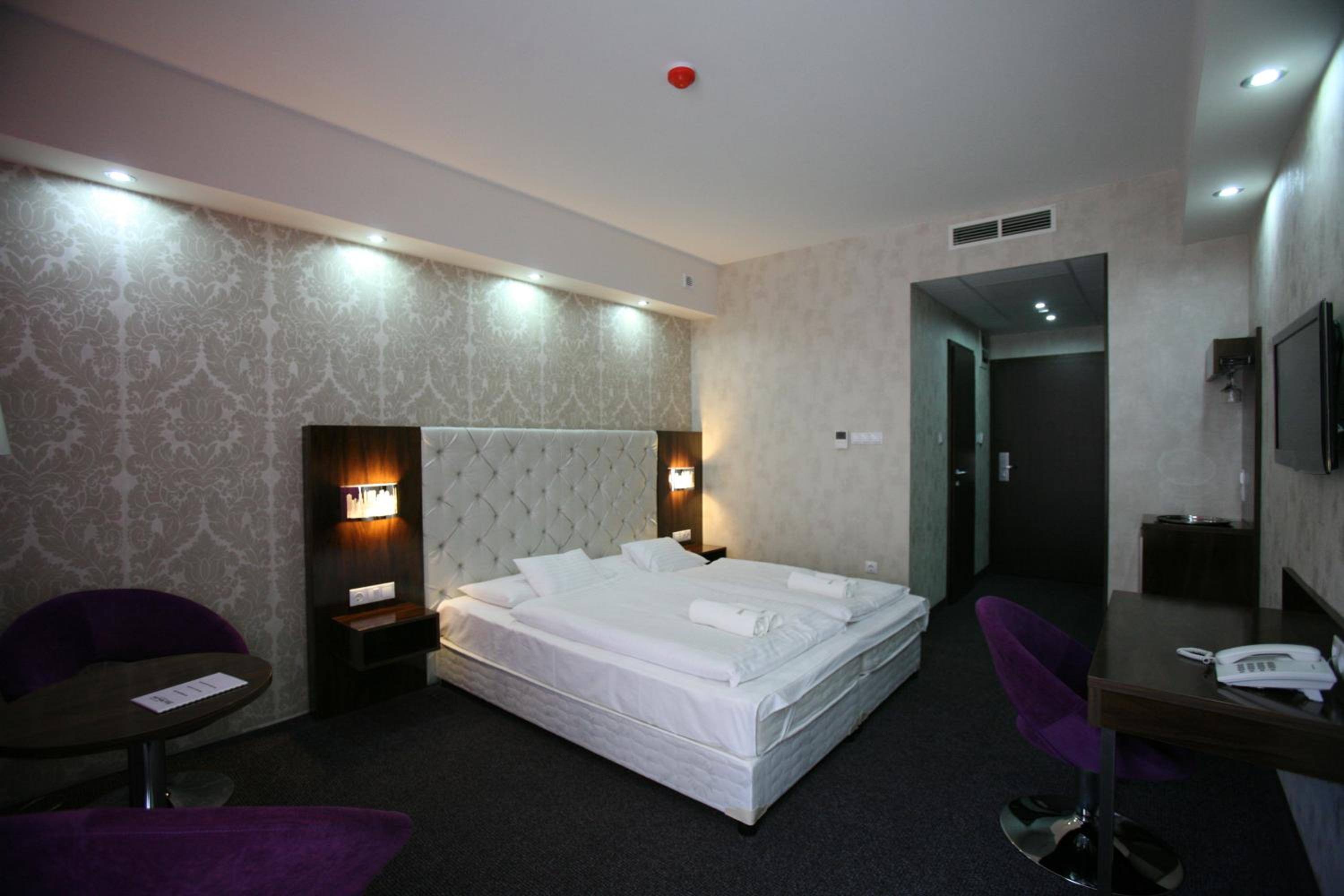 Superior Double or Twin Room - Photo 1