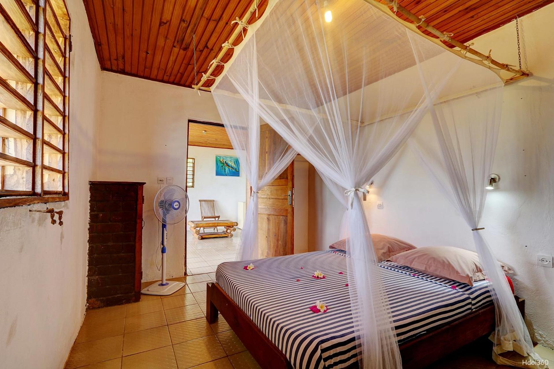 Bungalow with Sea View