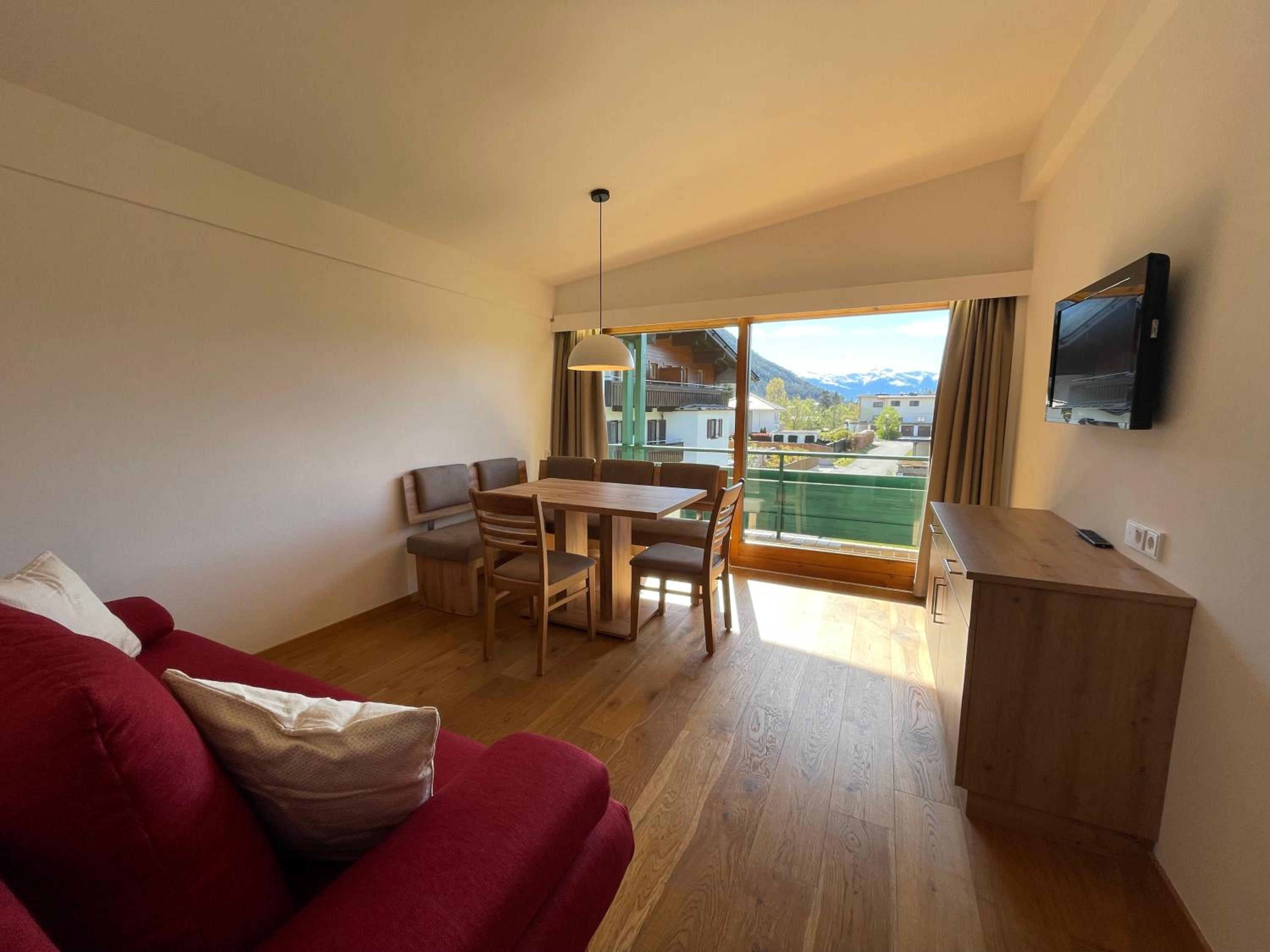 Apartment with Mountain View photo 2