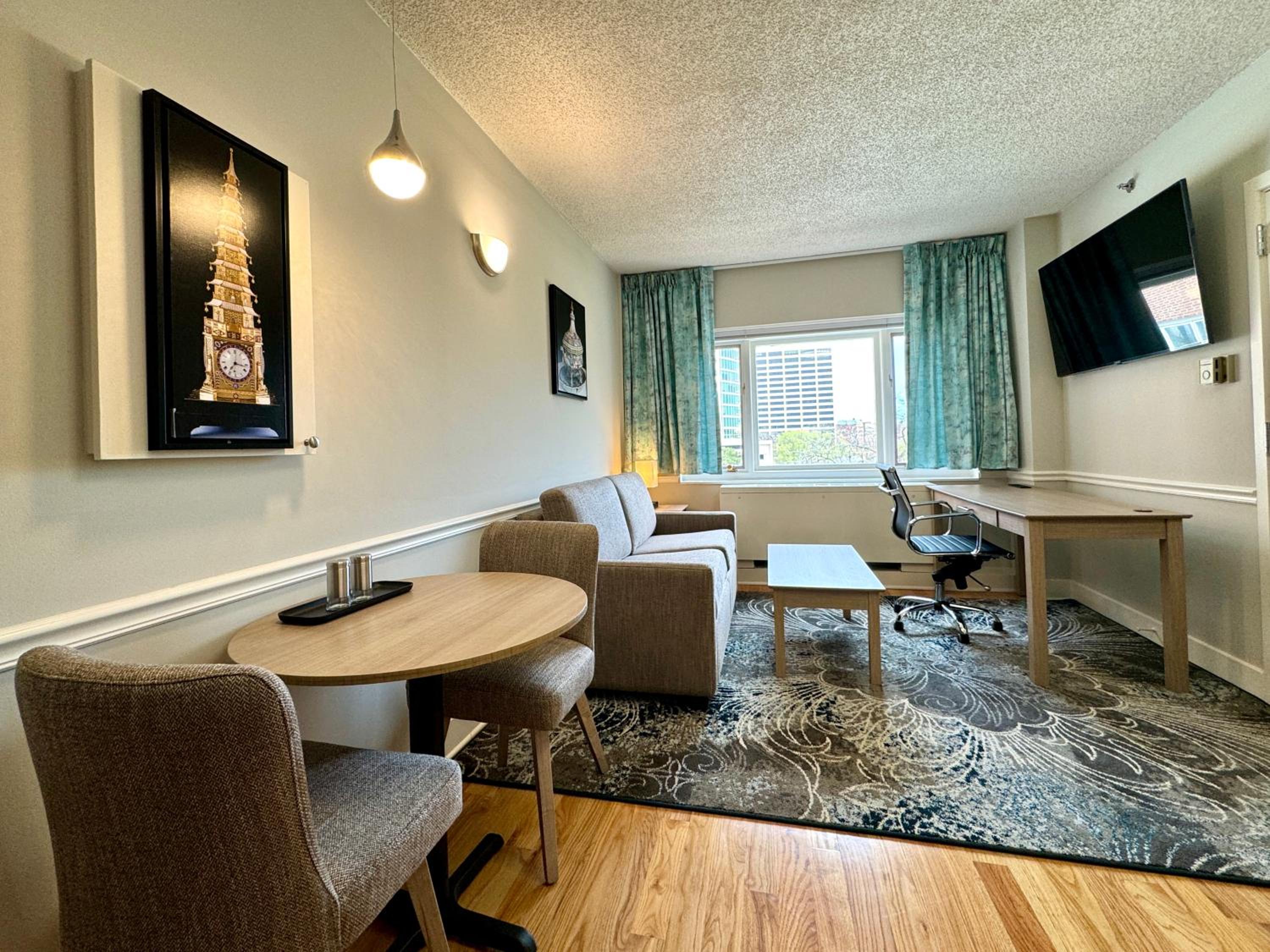 One Bedroom Suite (Accessible)