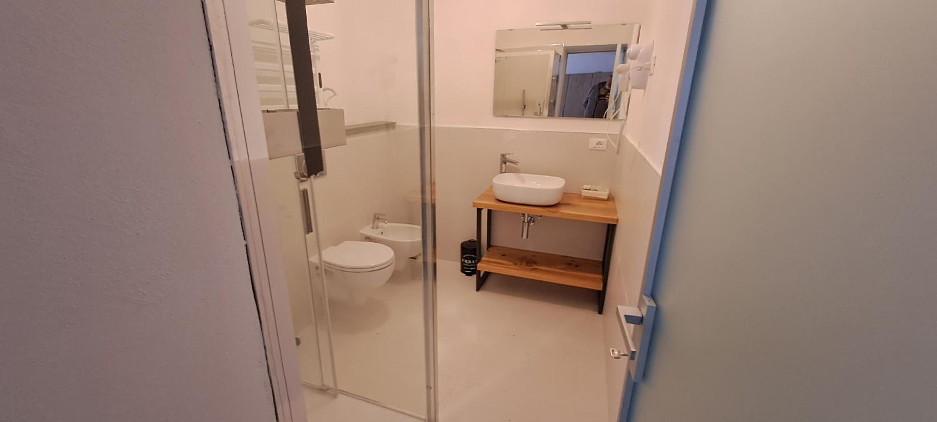 Large Double Room photo 3