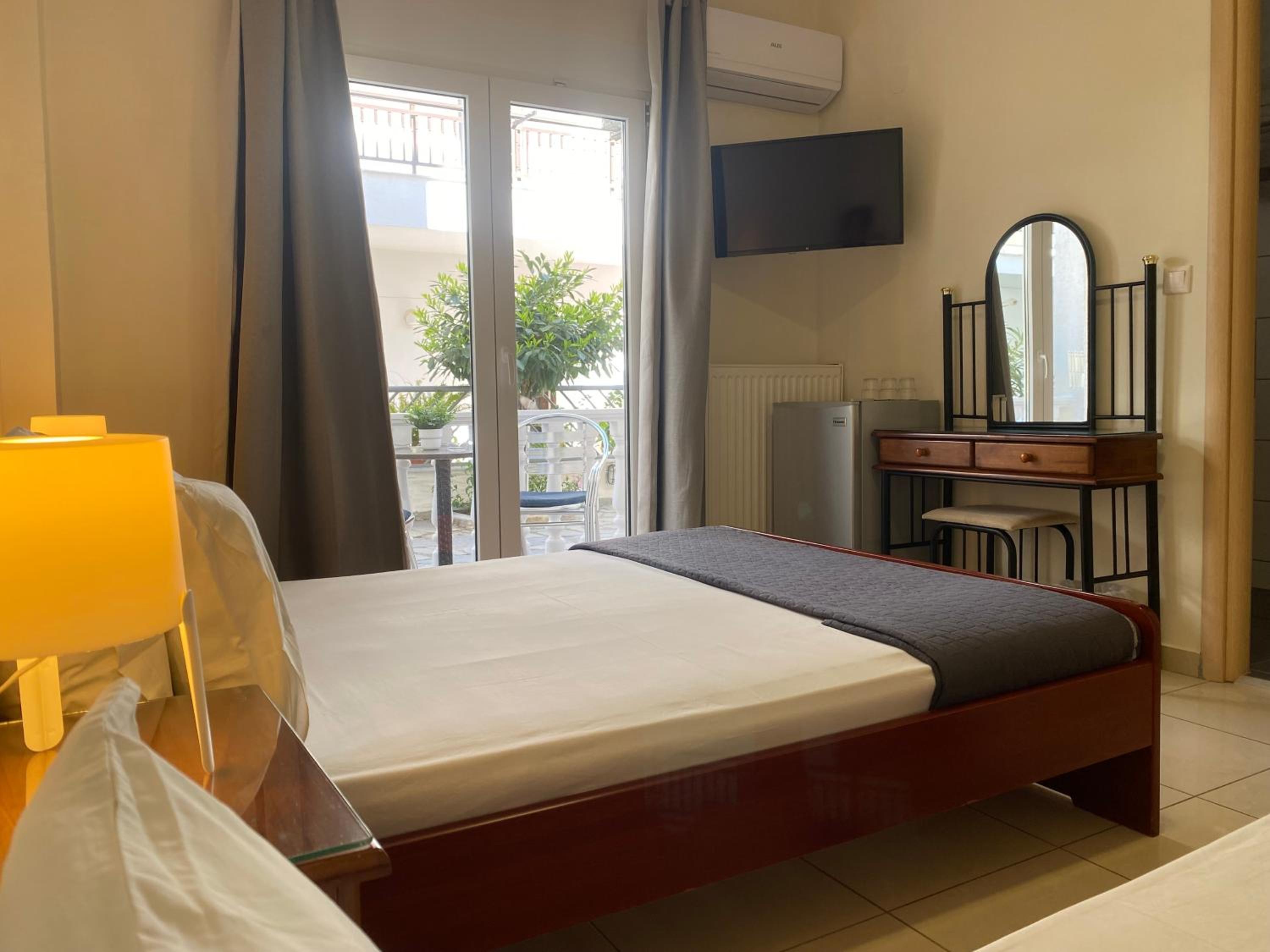 Double or Twin Room - Photo 10