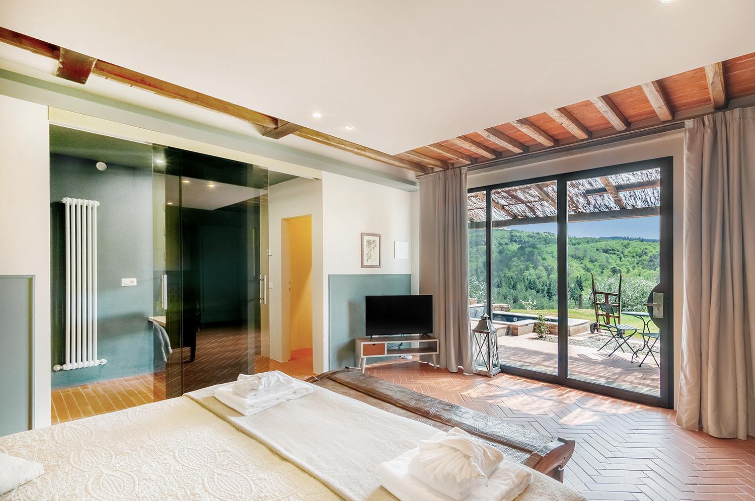 Suite - Photo 3