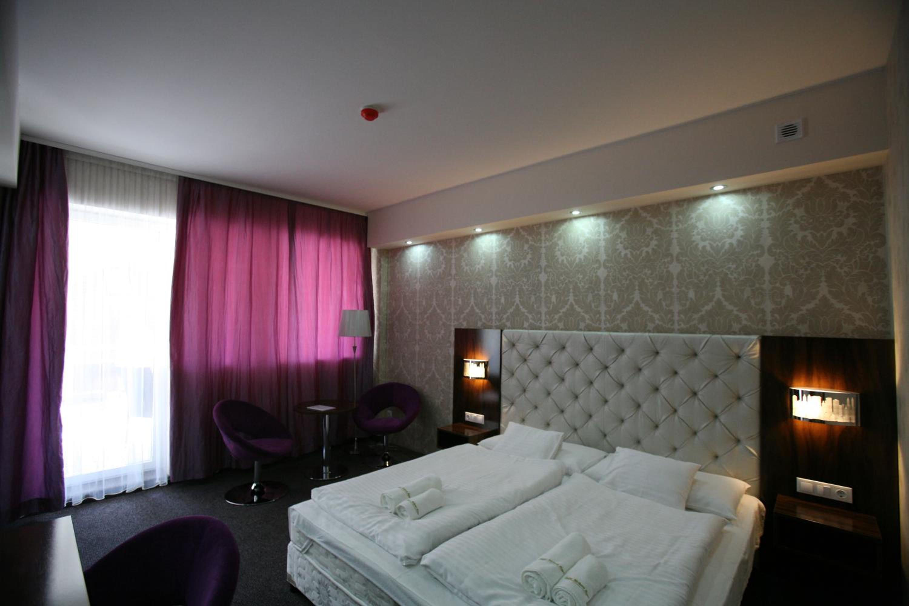 Superior Double or Twin Room - Photo 19