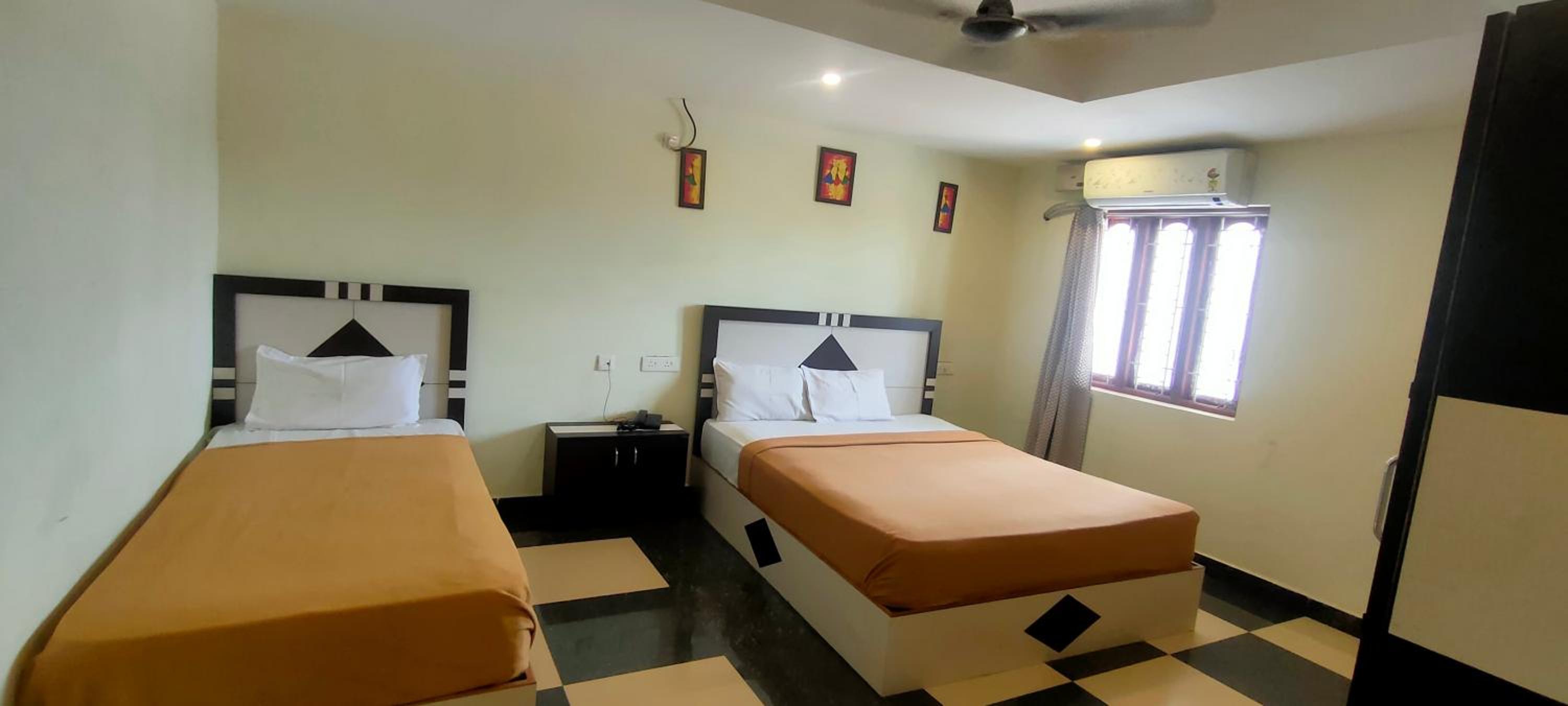 Triple Room with Balcony - Photo 3
