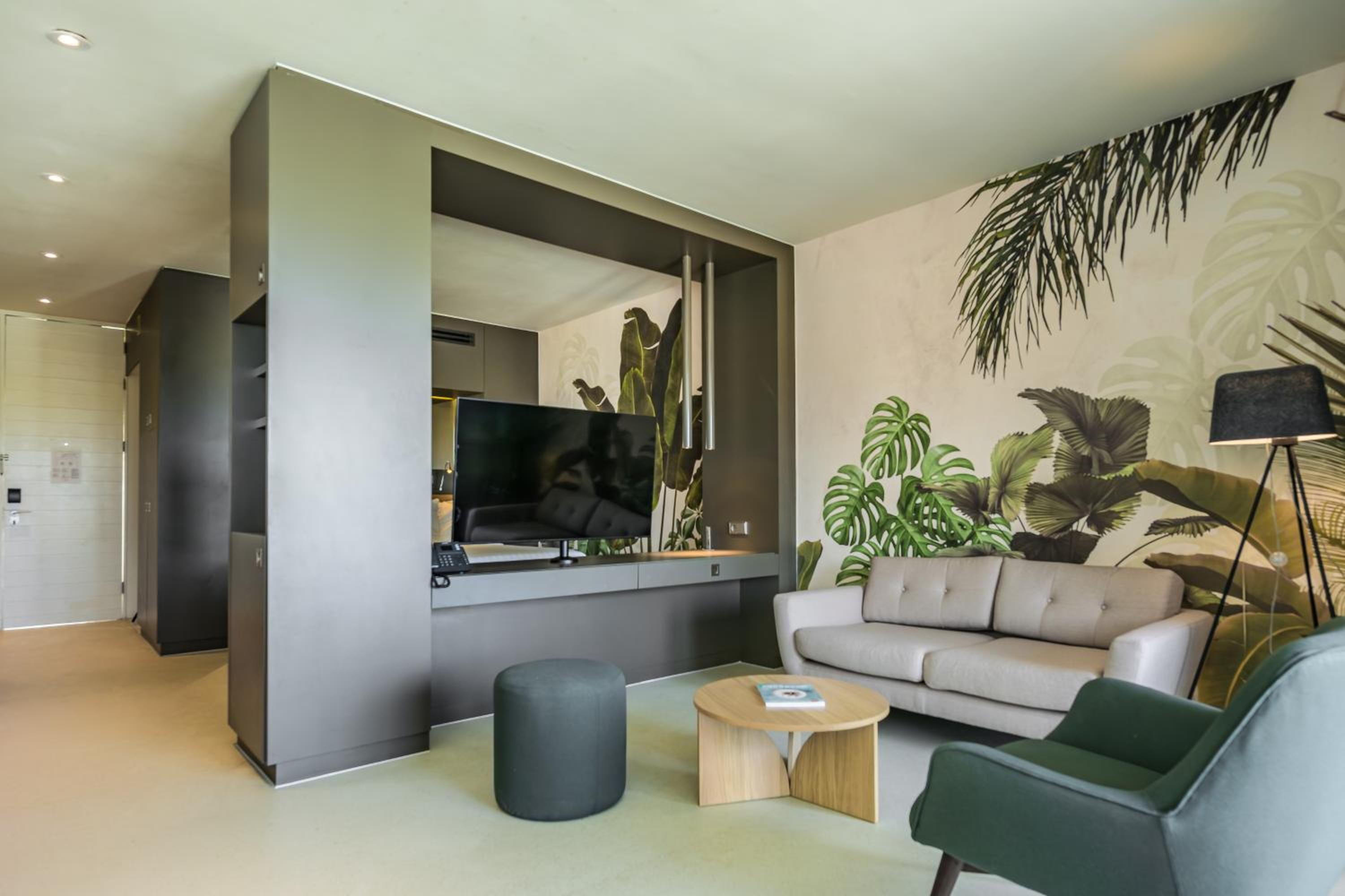 King Room with Boulevard View
