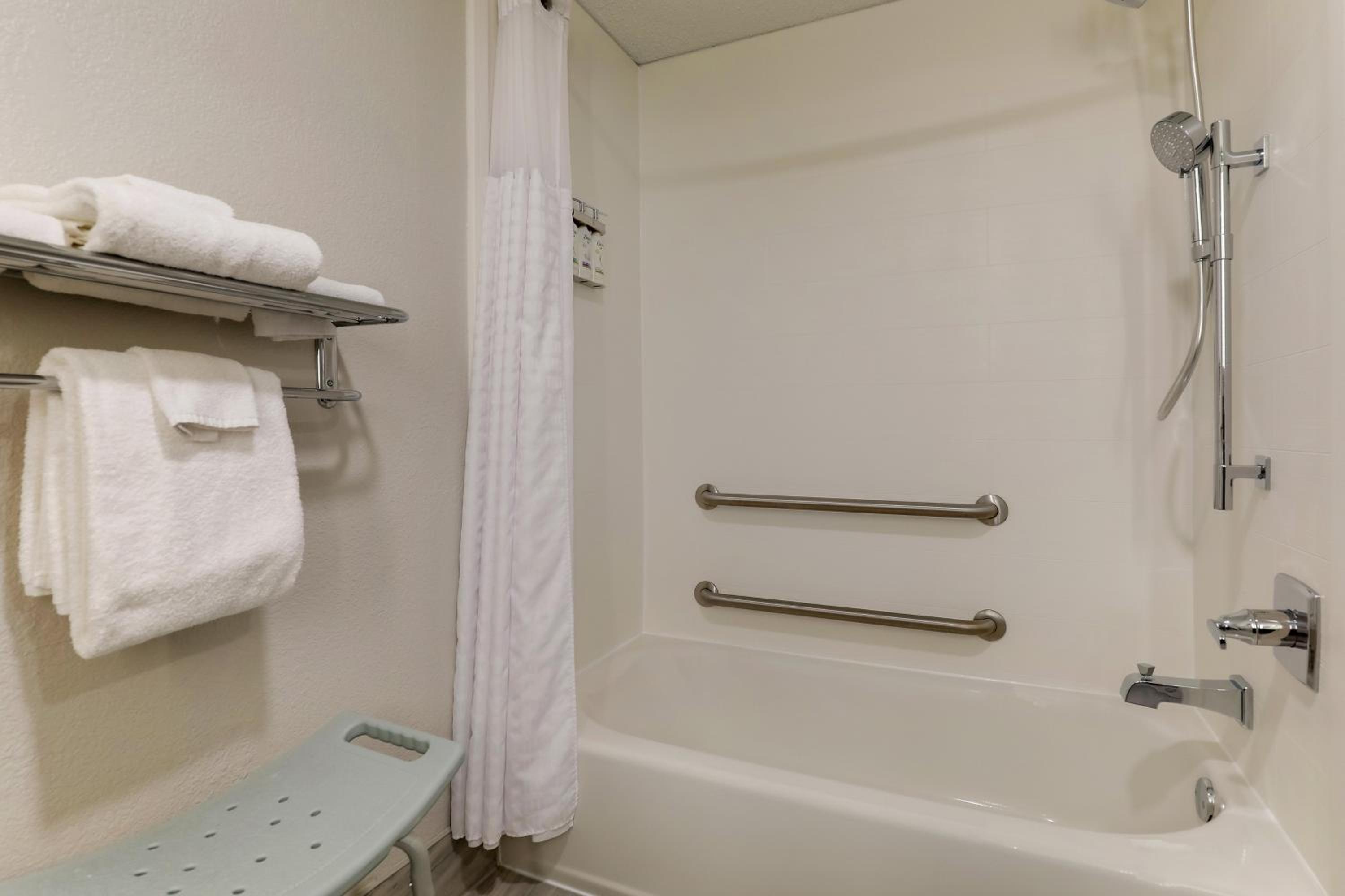 King Room - Mobility Access/Hearing Accessible - Photo 5
