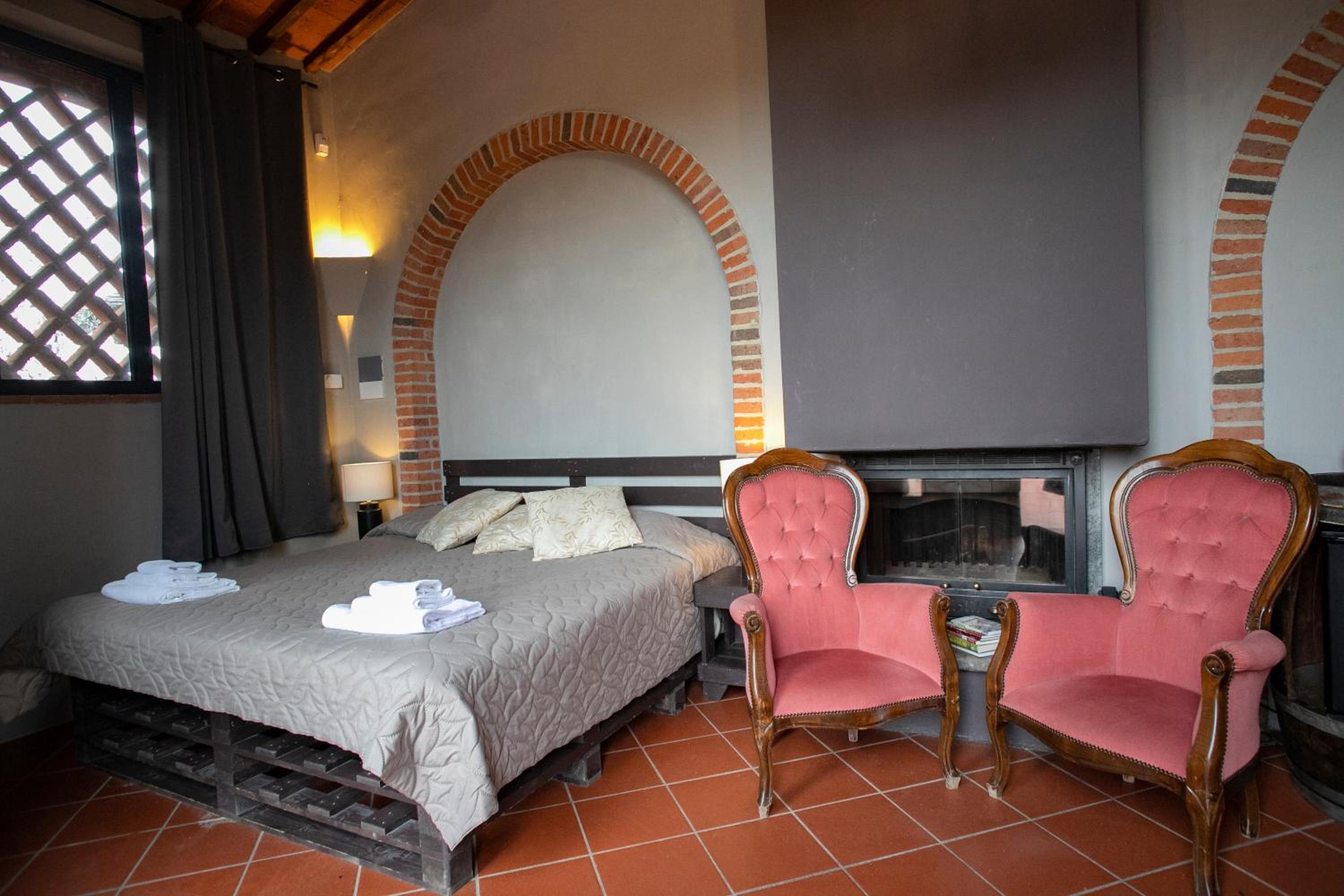 Deluxe Double Room with Garden View - Photo 10