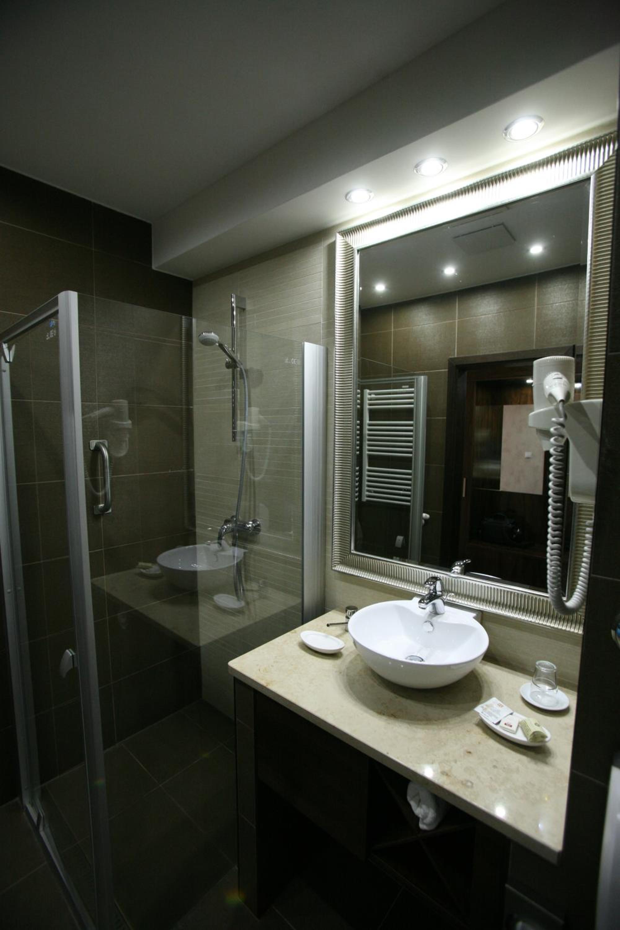 Superior Double or Twin Room - Photo 5