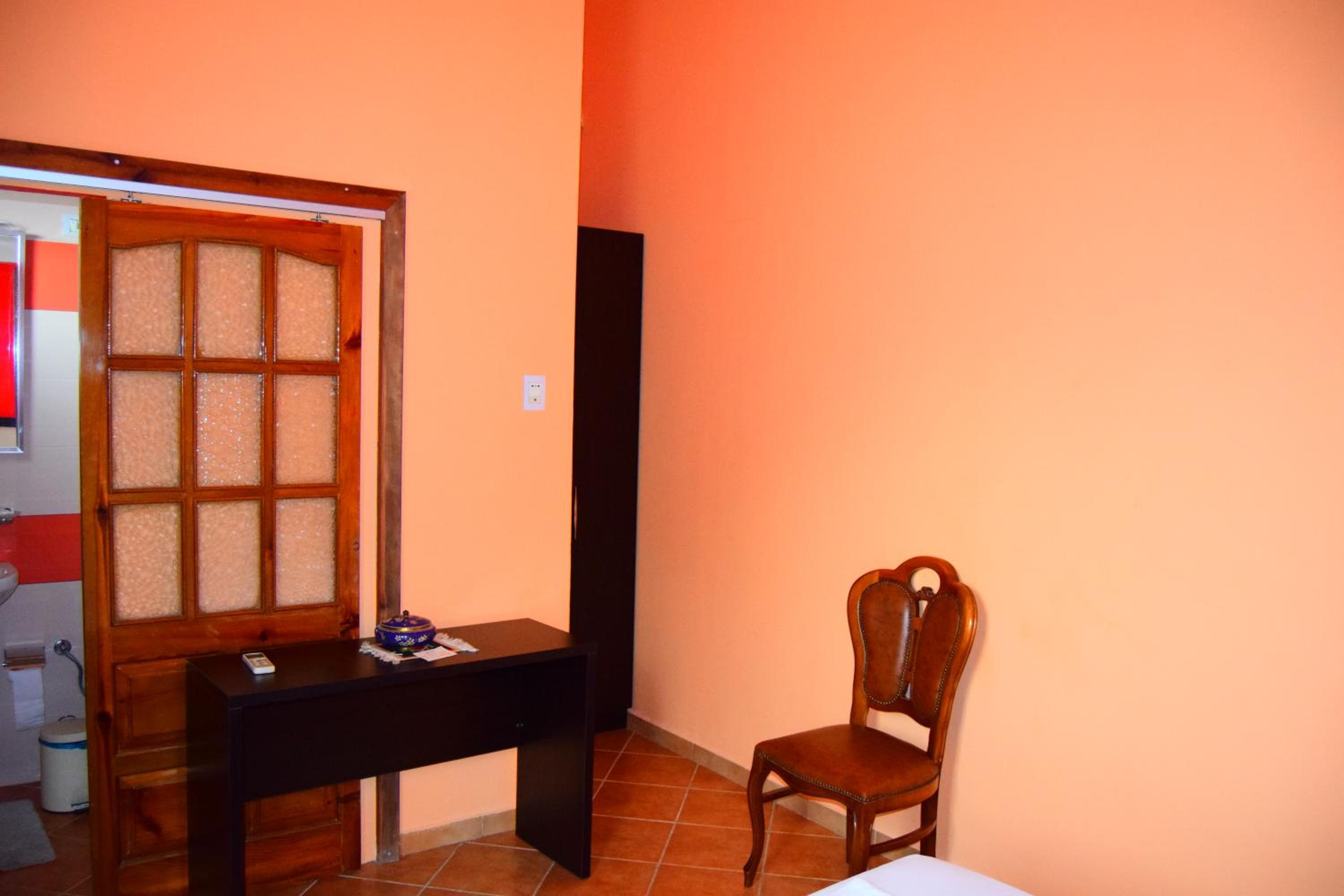 Double Room with Private Bathroom photo 3