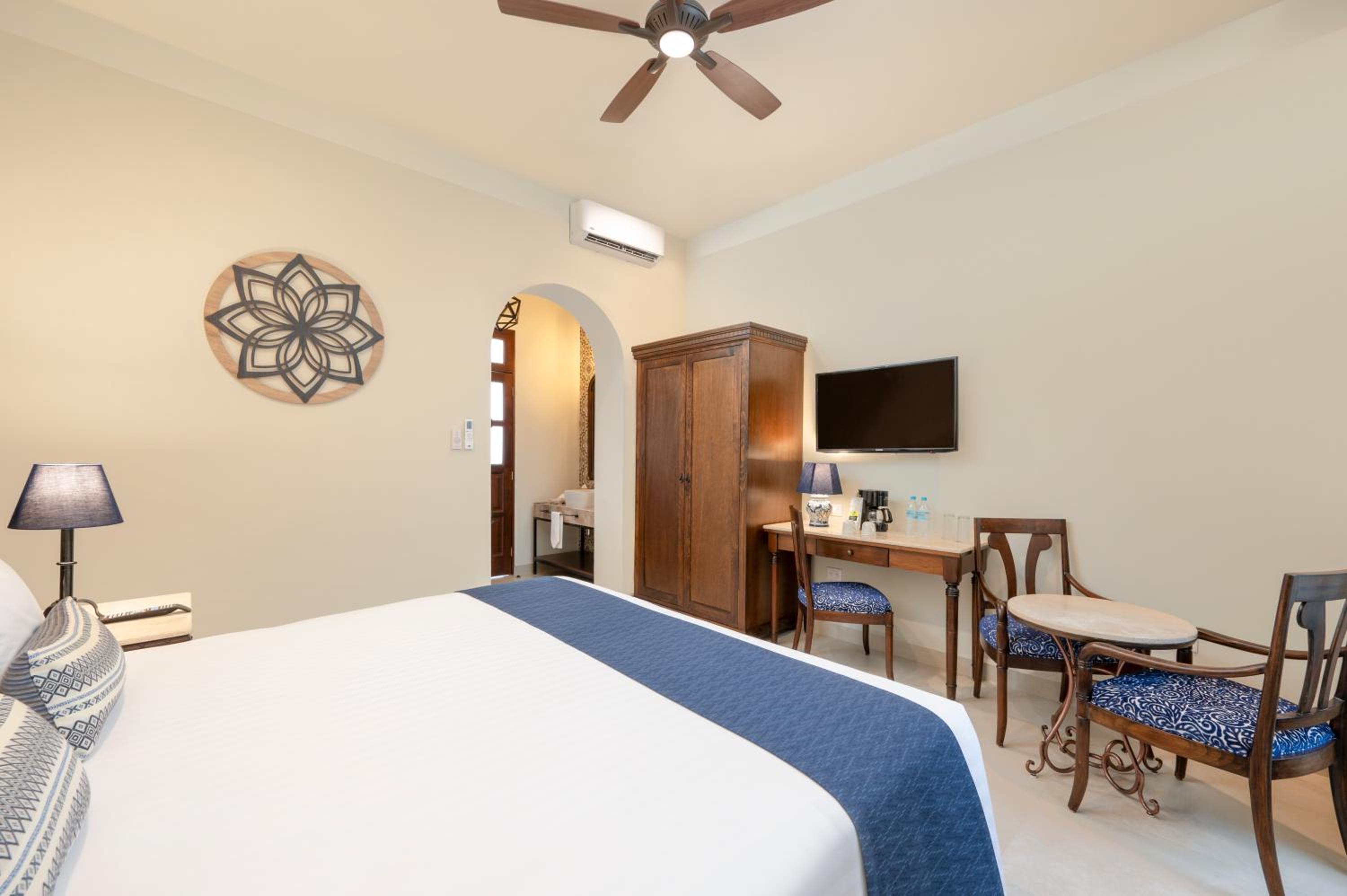 Superior King Room photo 3