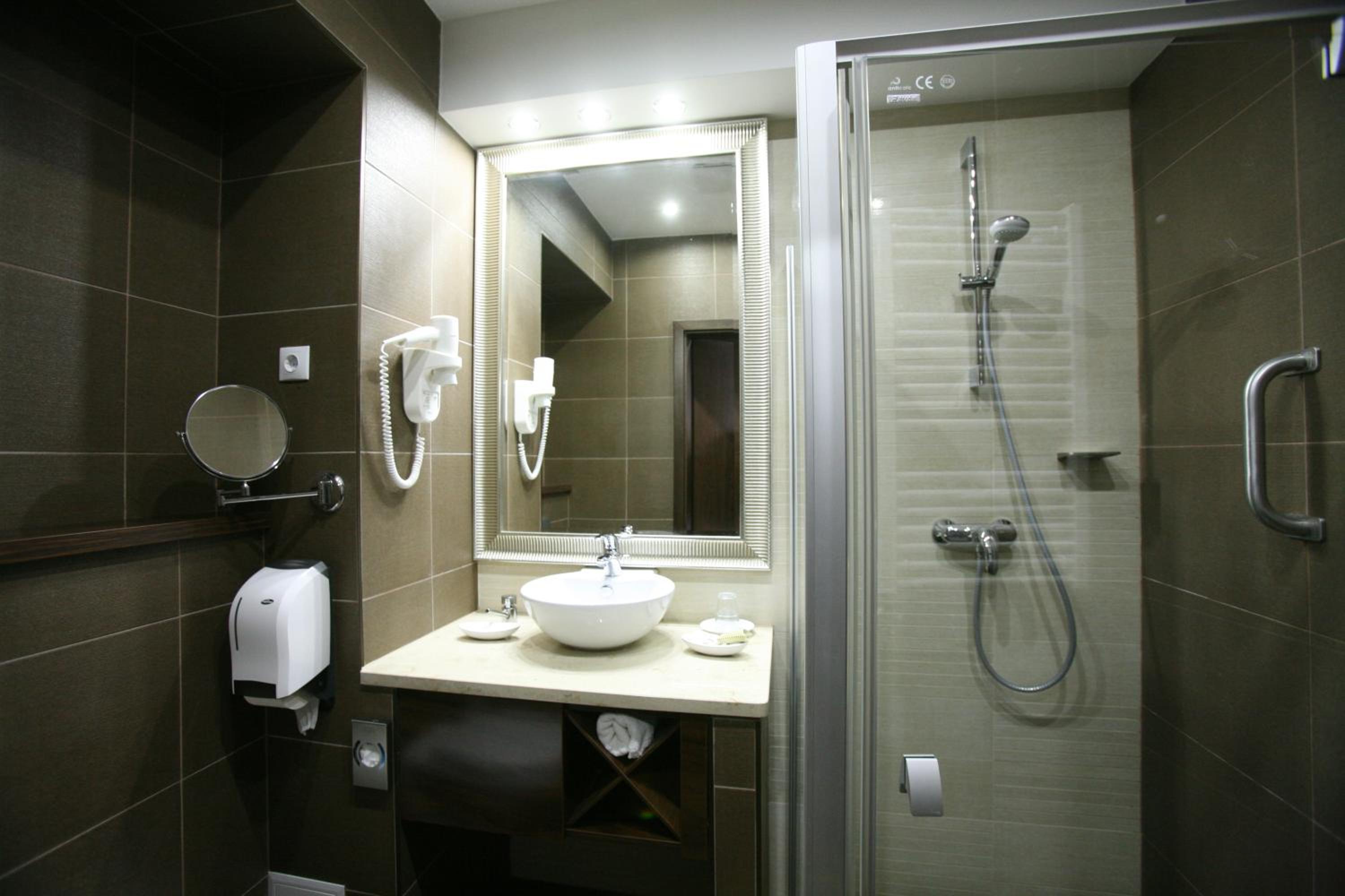 Superior Double or Twin Room - Photo 18