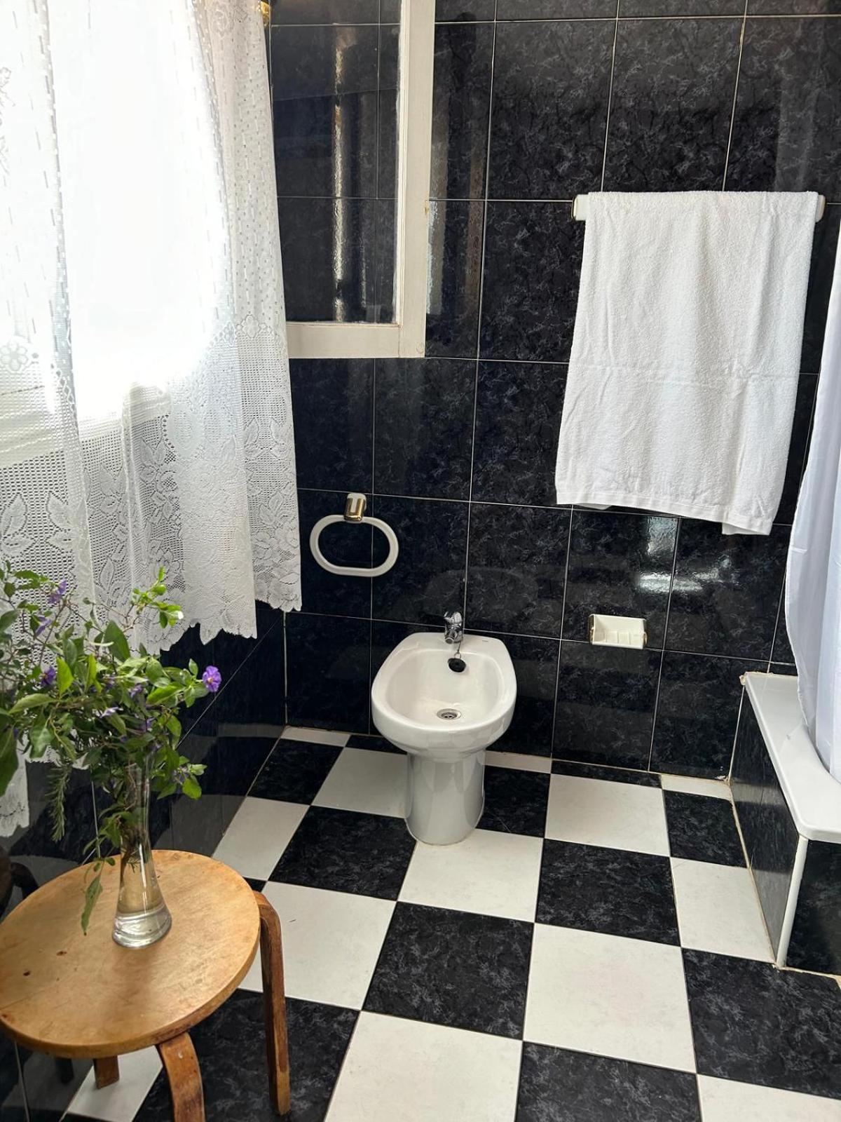 Double Room with Private External Bathroom - Photo 7