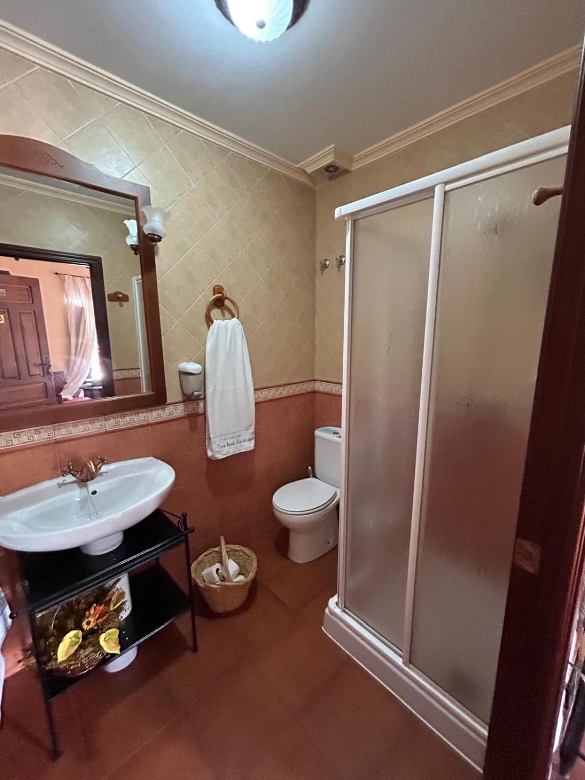 Double Room - Photo 2