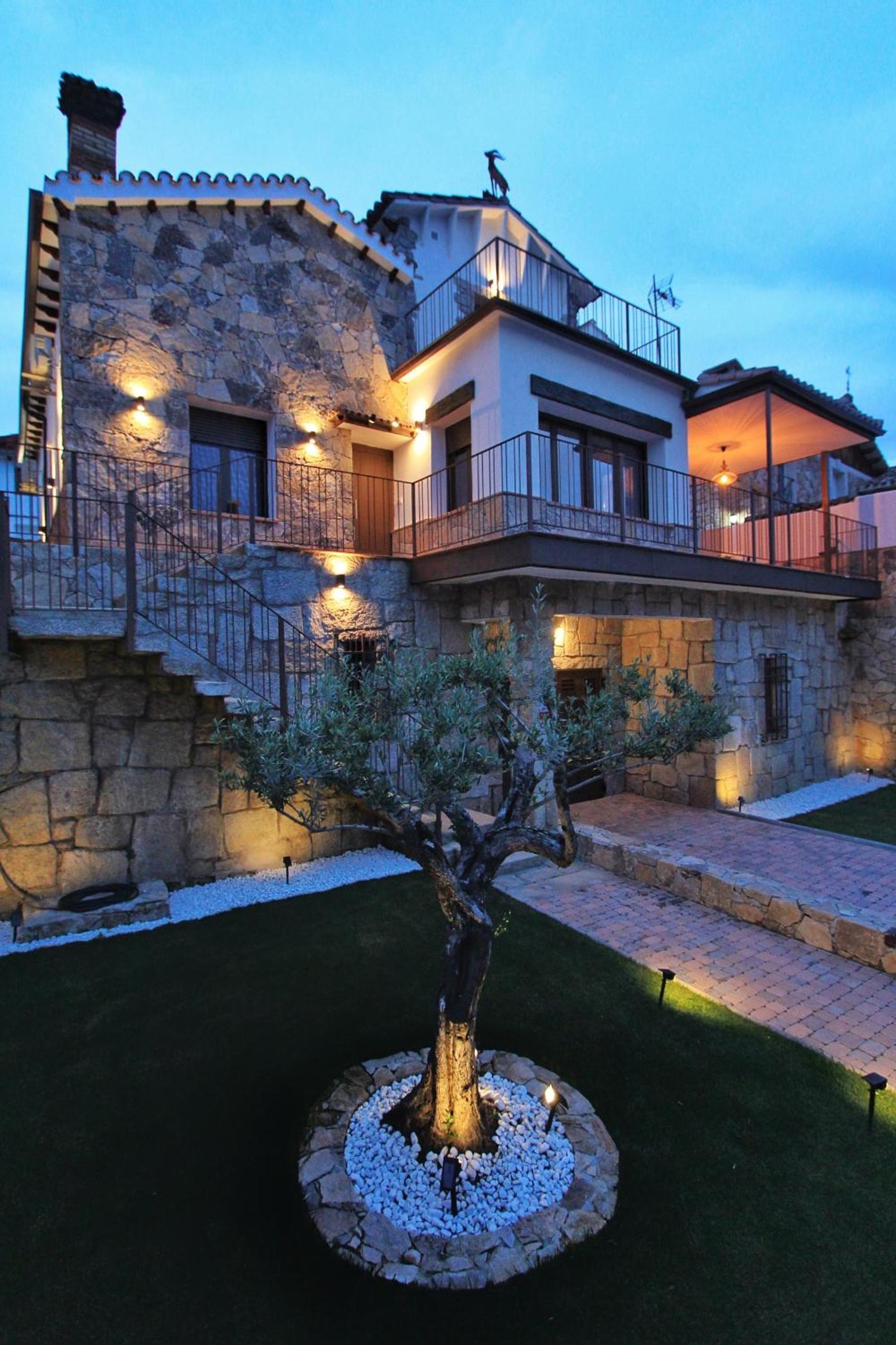 One-Bedroom Apartment with Terrace photo 3