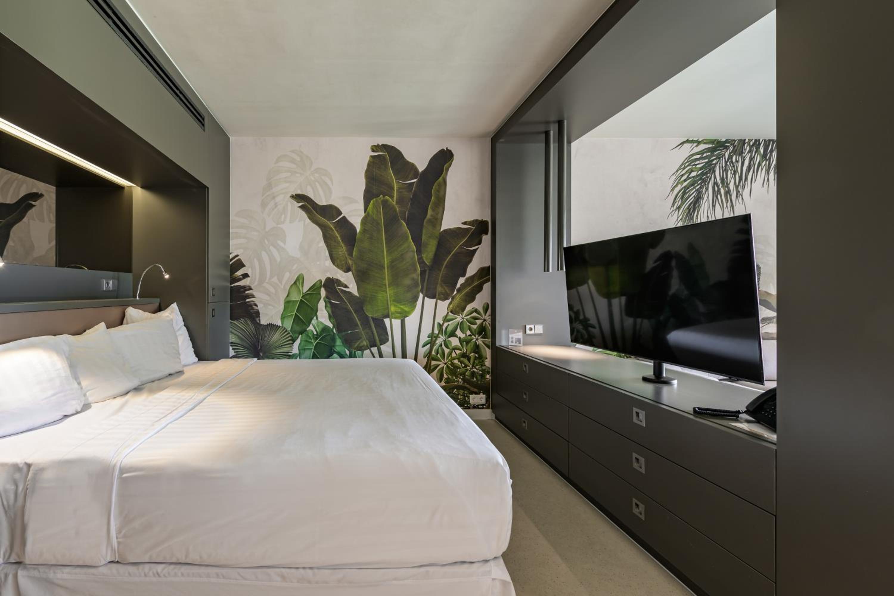 King Room with Boulevard View