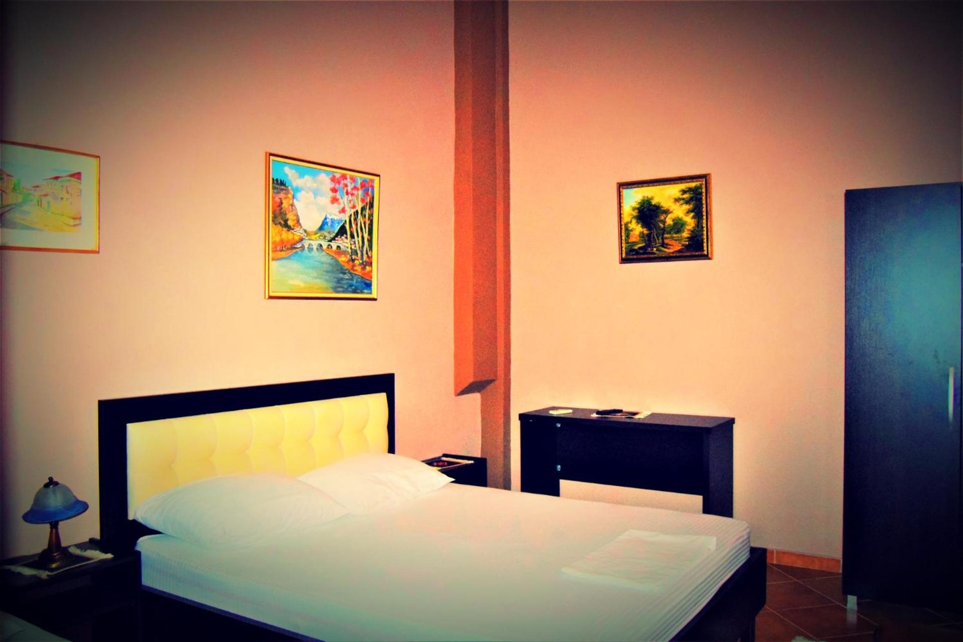 Double Room with Private Bathroom photo 2