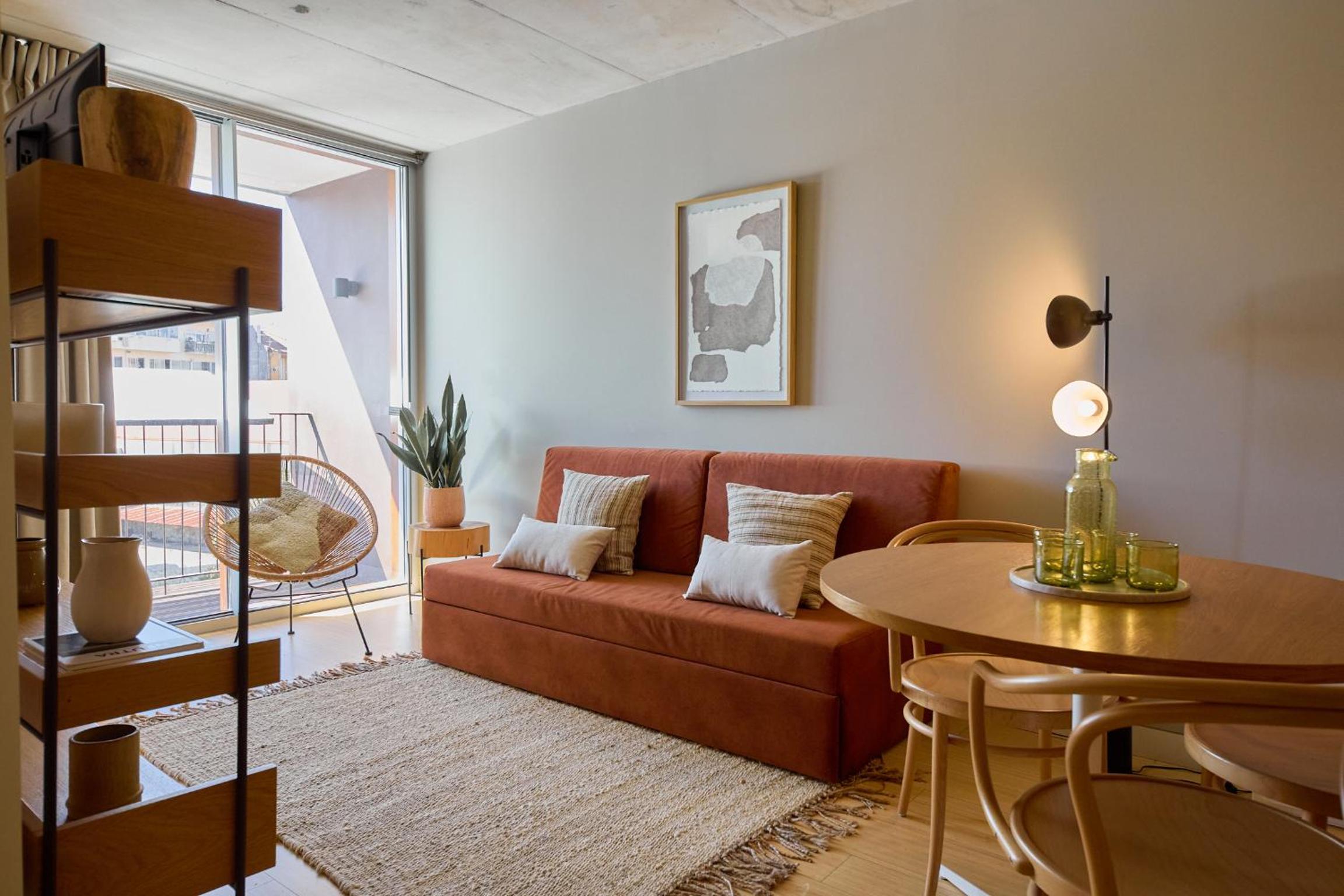One-Bedroom Apartment with Balcony and Pool View - Photo 18