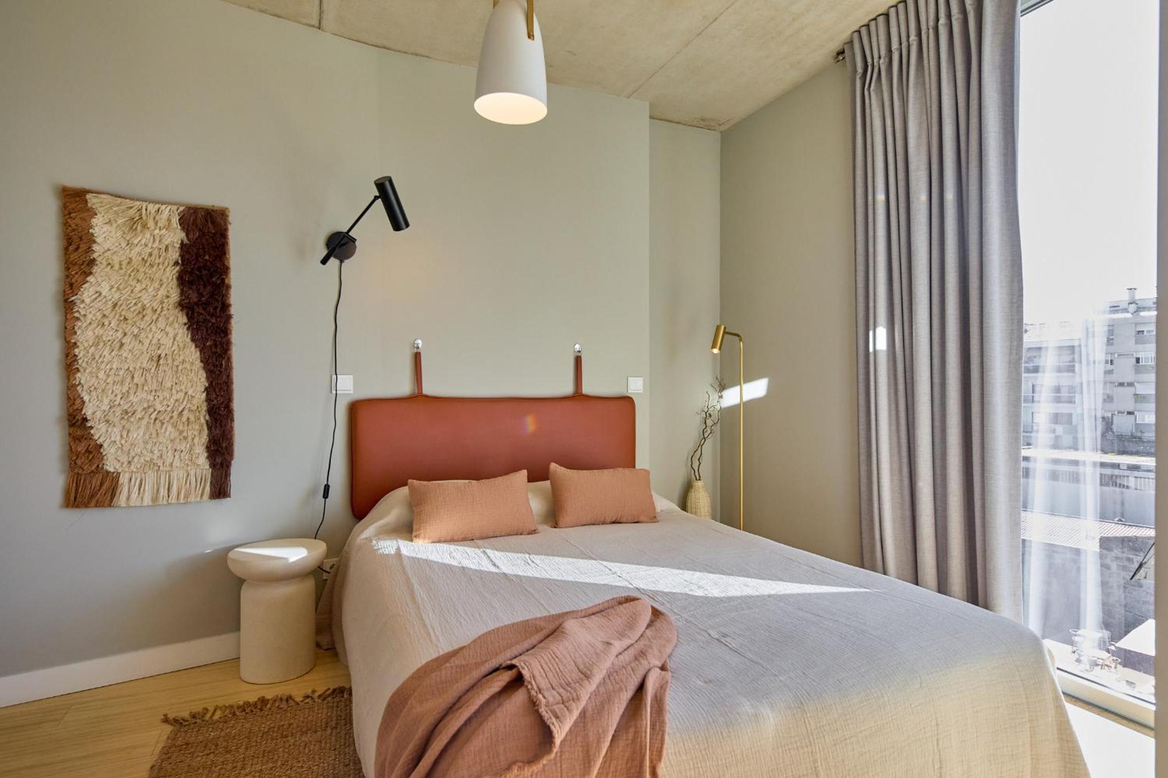 One-Bedroom Apartment with Balcony and Pool View - Photo 1