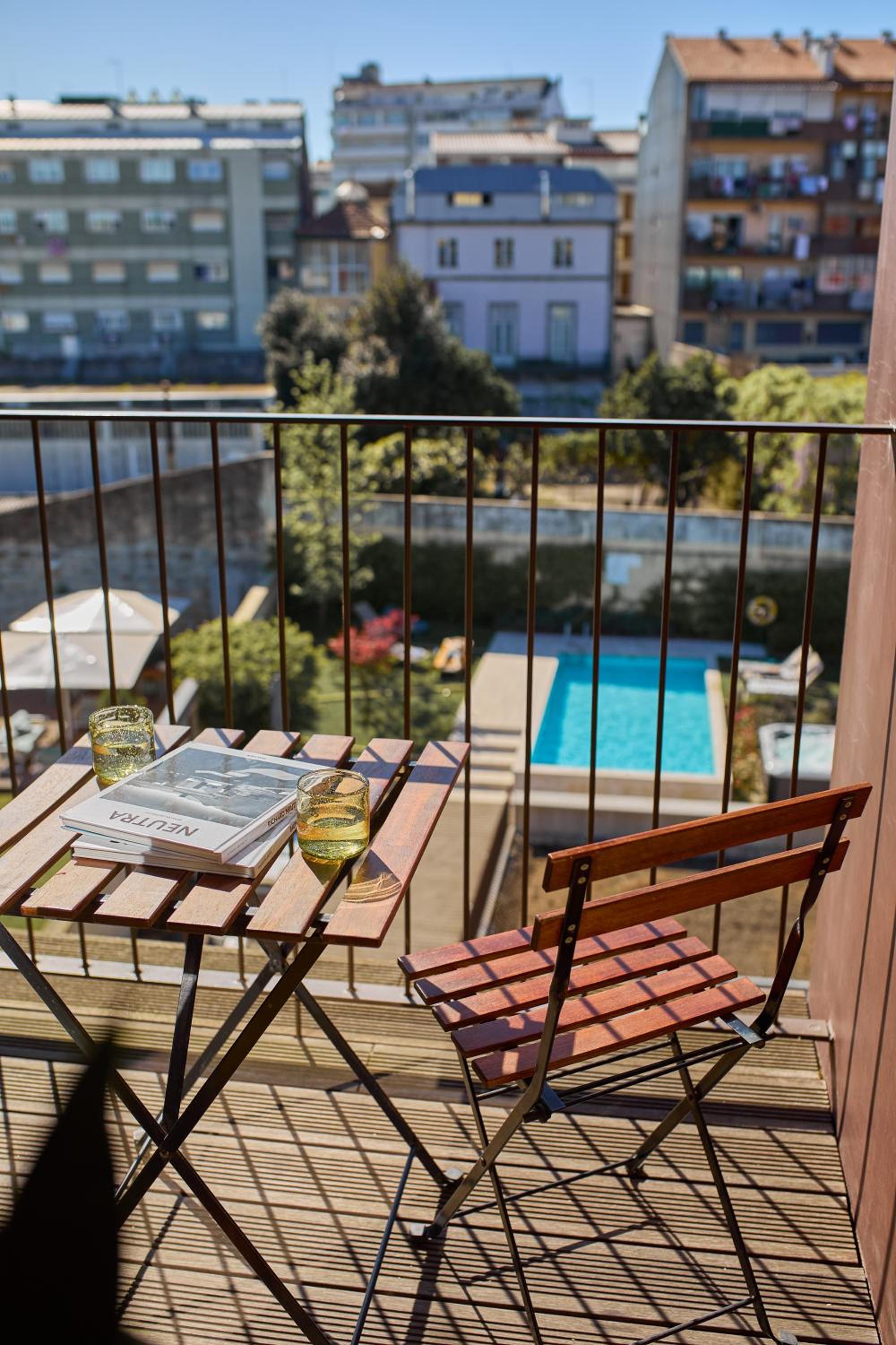 One-Bedroom Apartment with Balcony and Pool View - Photo 11