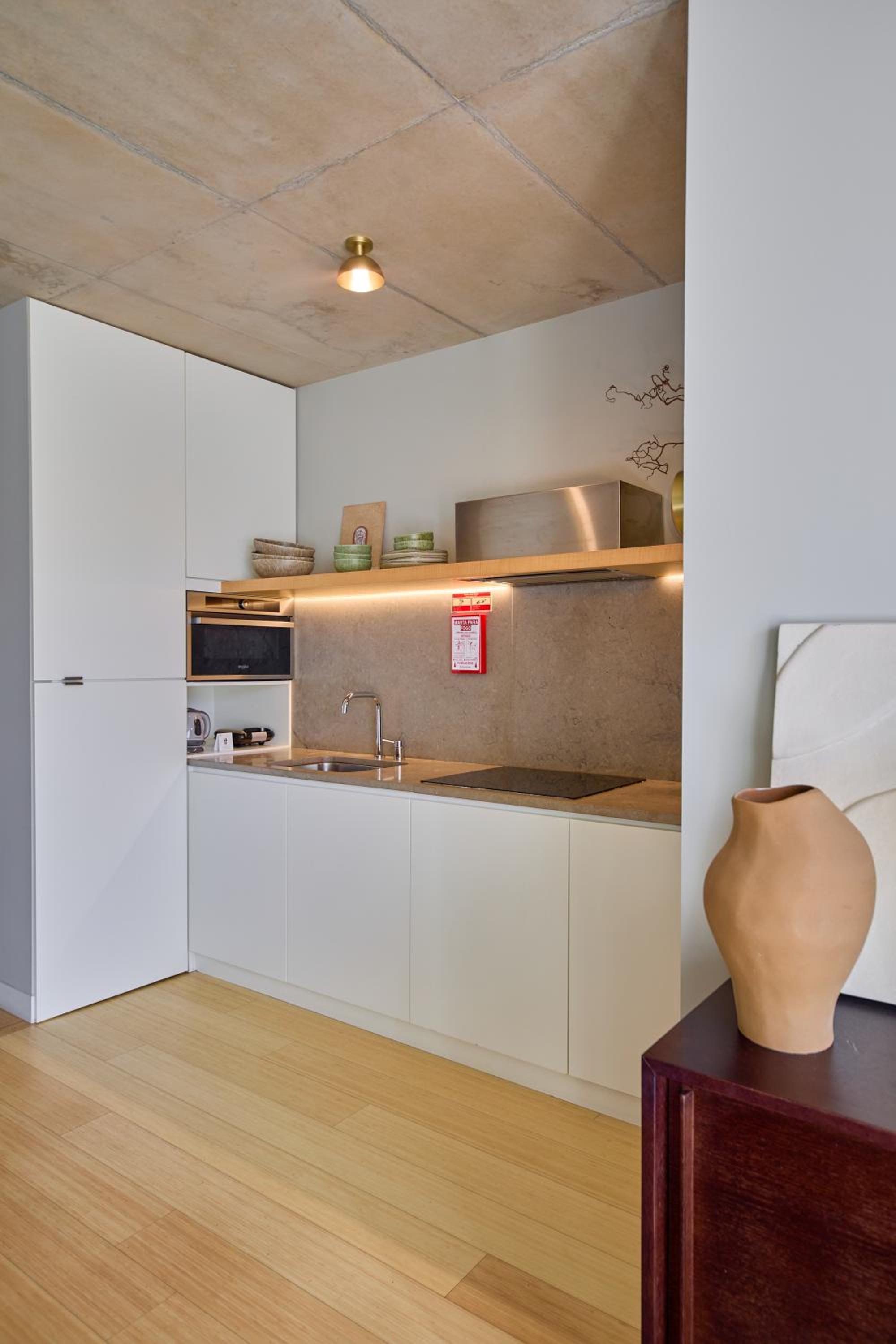 One-Bedroom Apartment with Balcony and Pool View - Photo 23