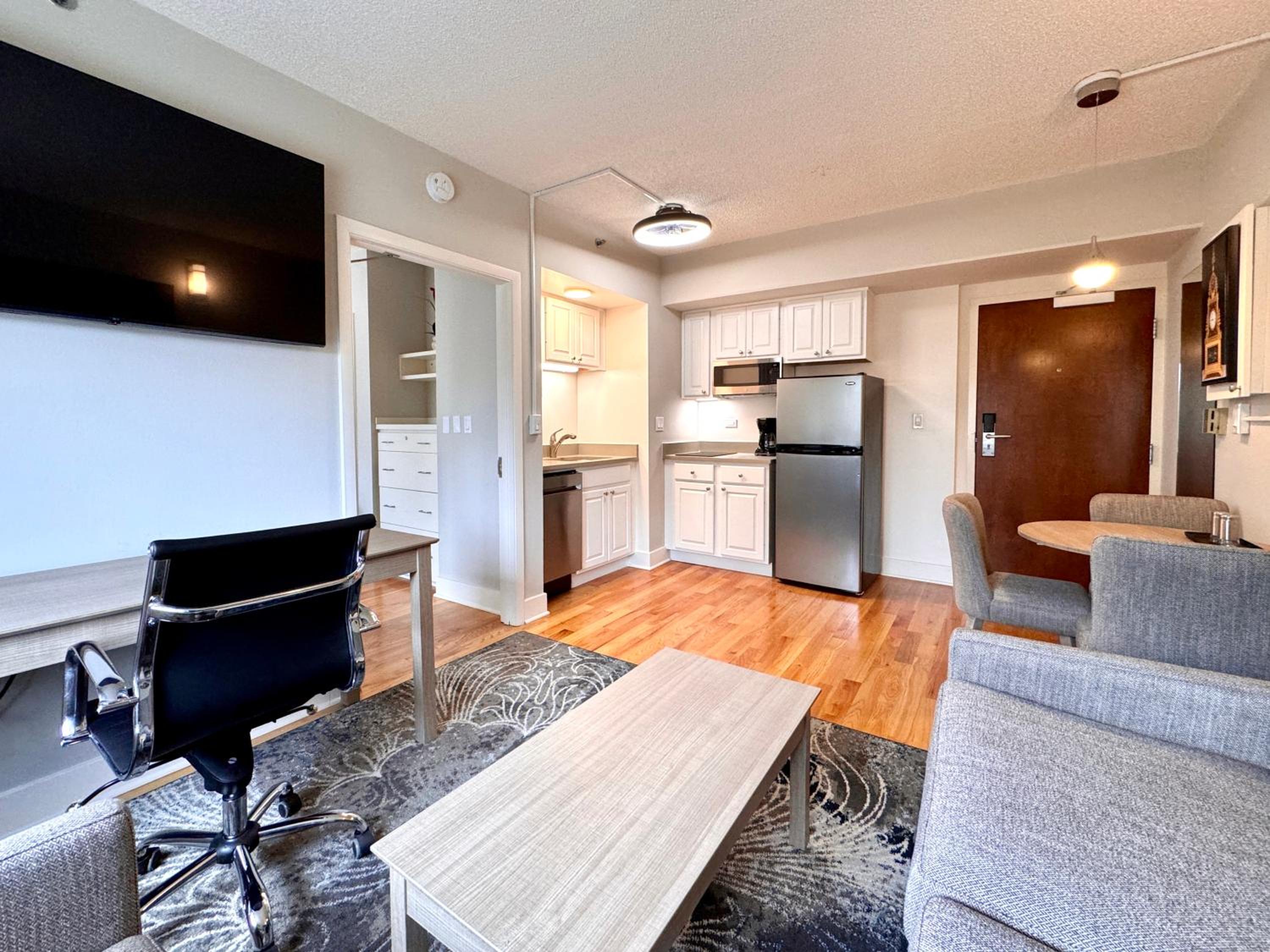 One-Bedroom King Suite