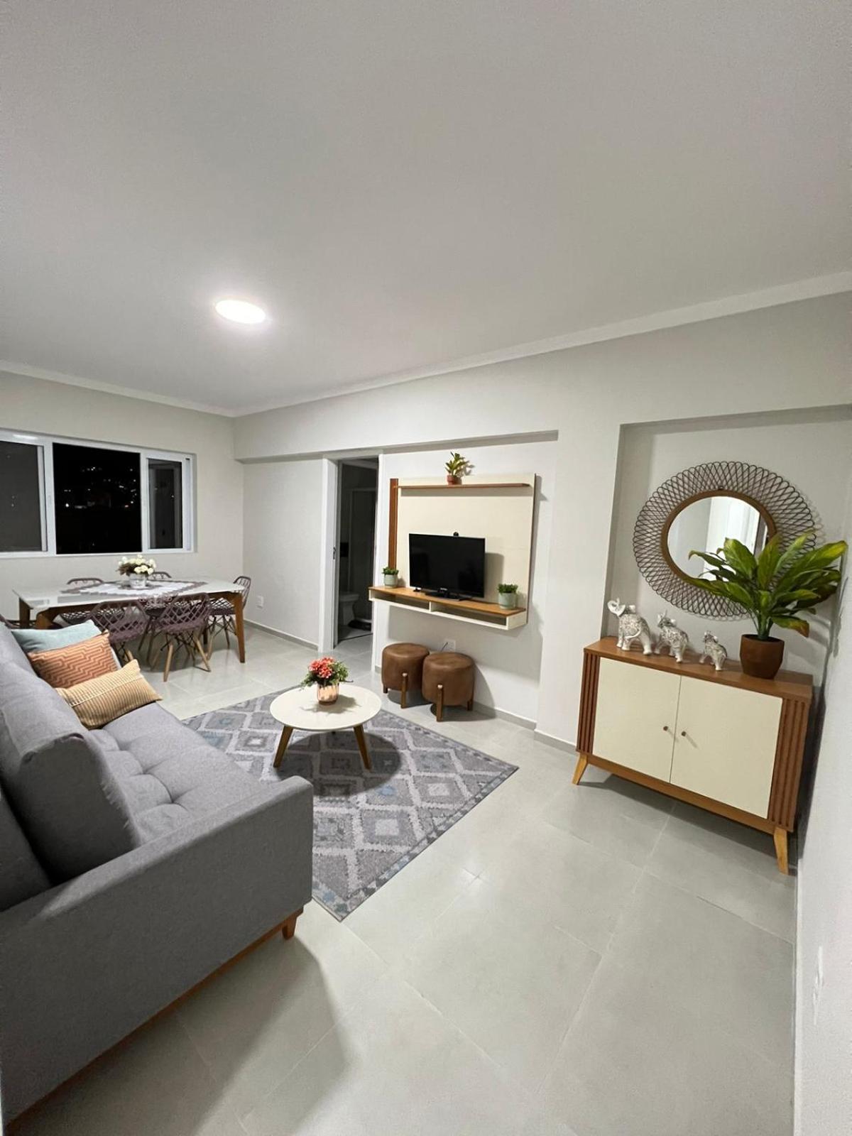 Three-Bedroom Apartment - High Floor photo 1