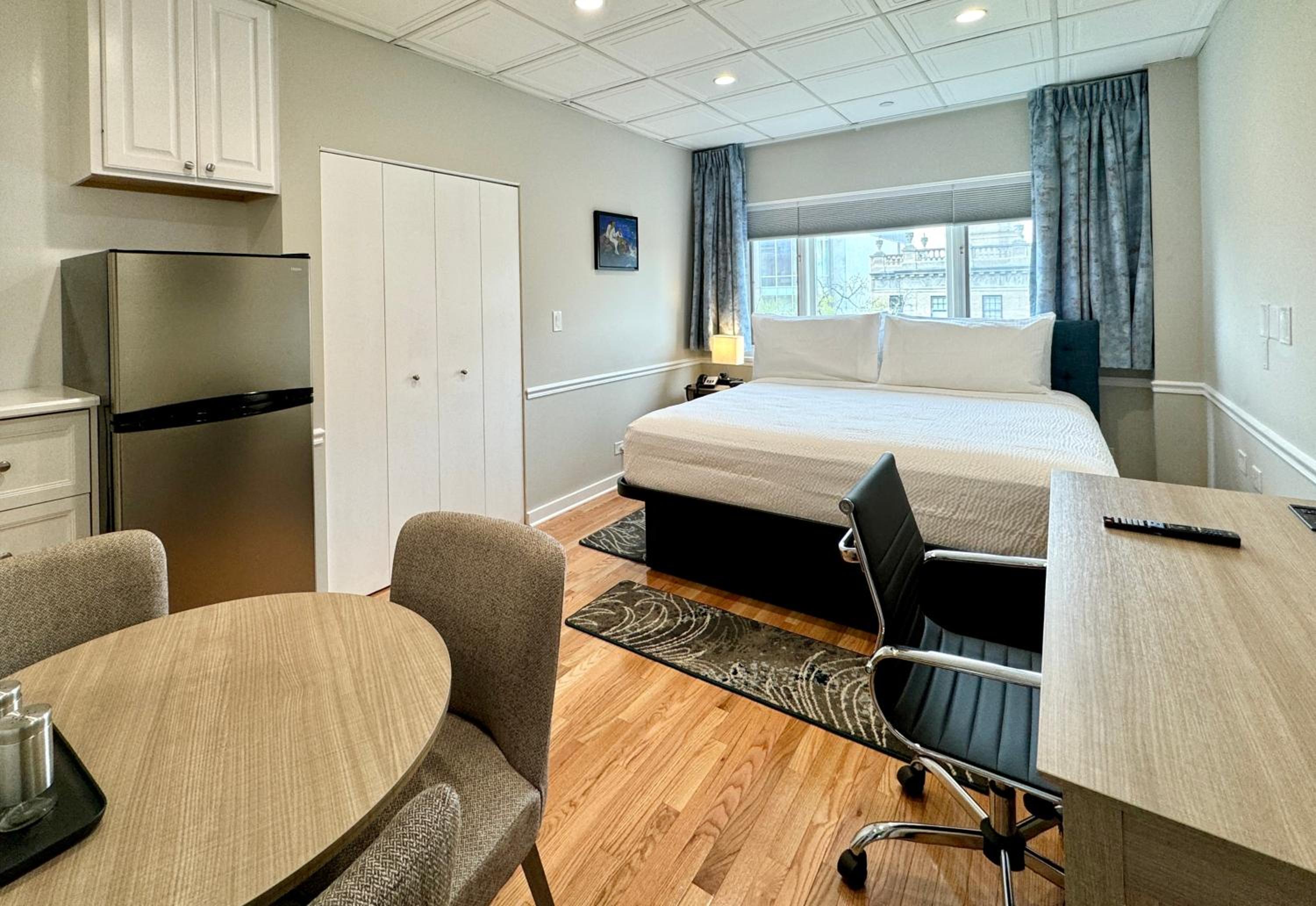 Studio King Suite