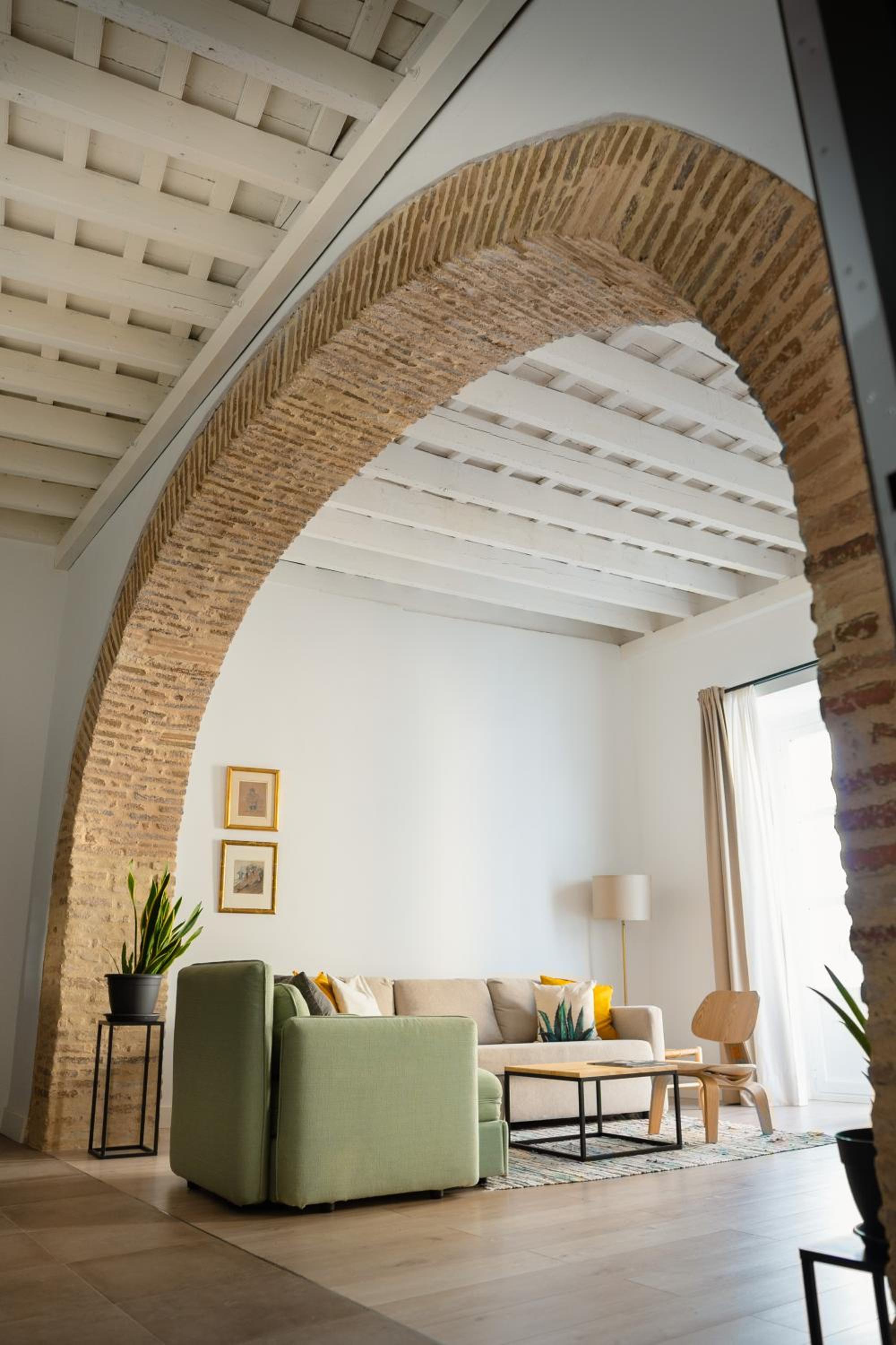 One-Bedroom Apartment - Photo 40
