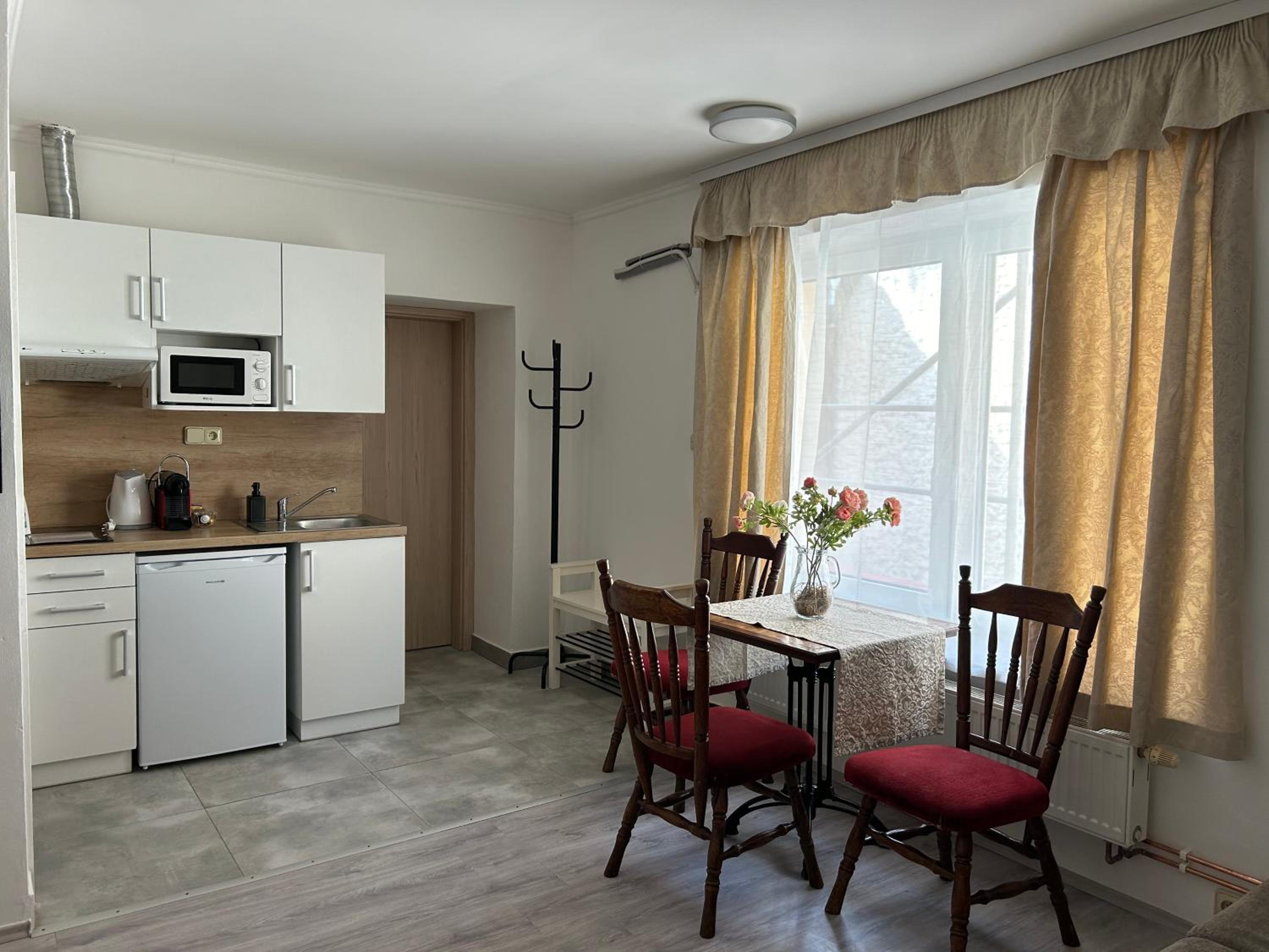 Studio Apartment photo 3