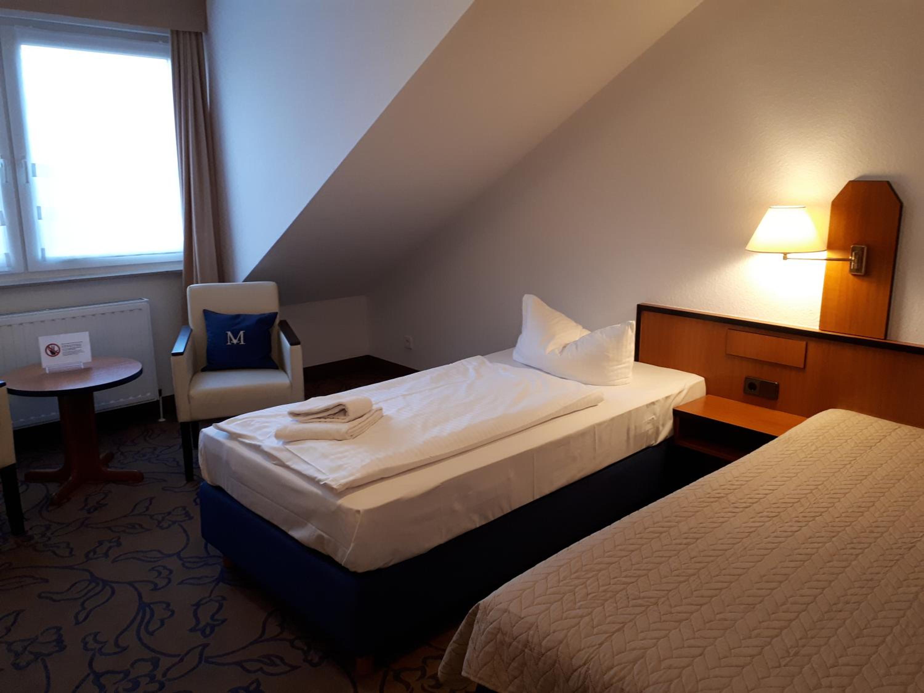 Standard Twin Room - Photo 3