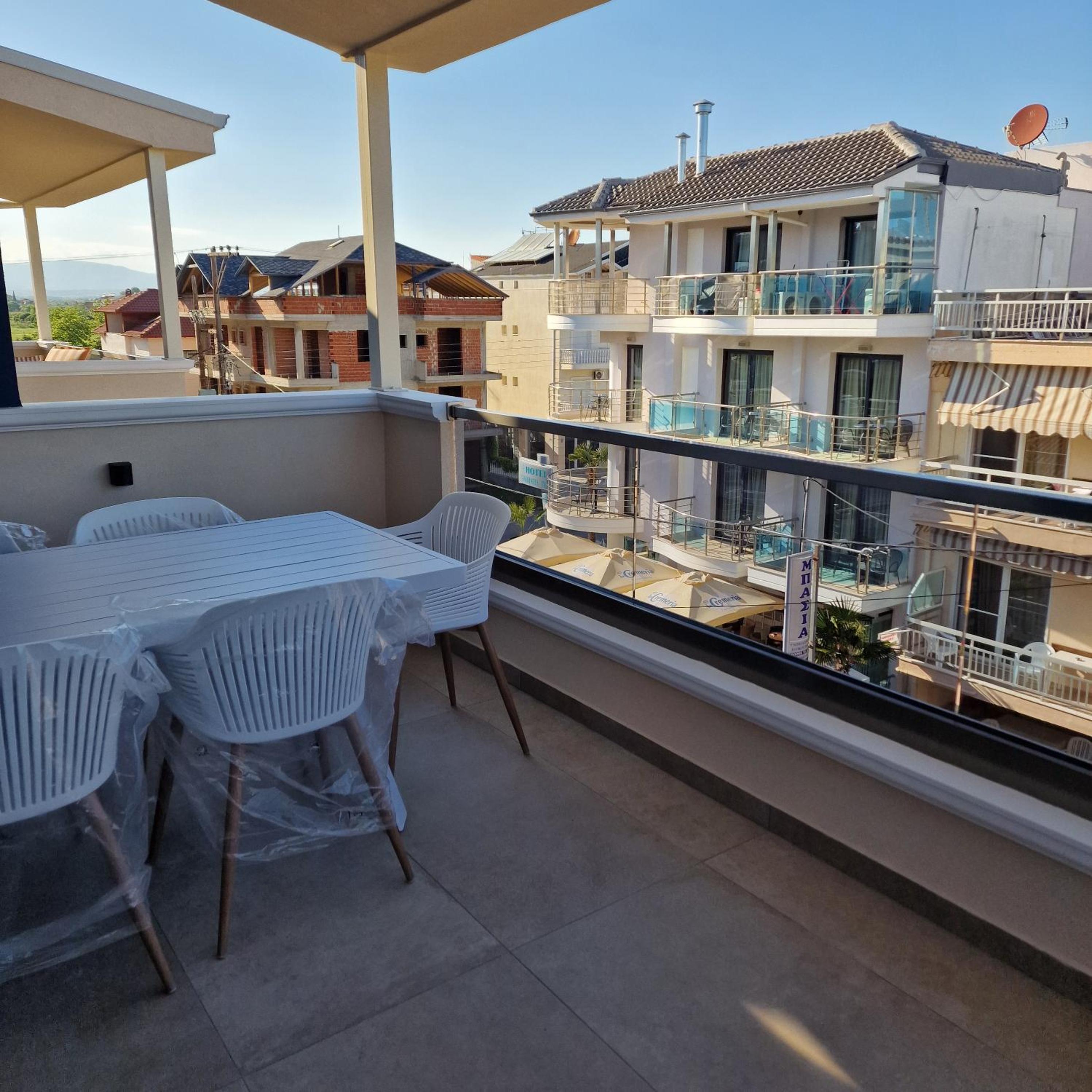Apartment with View and Balcony photo 2