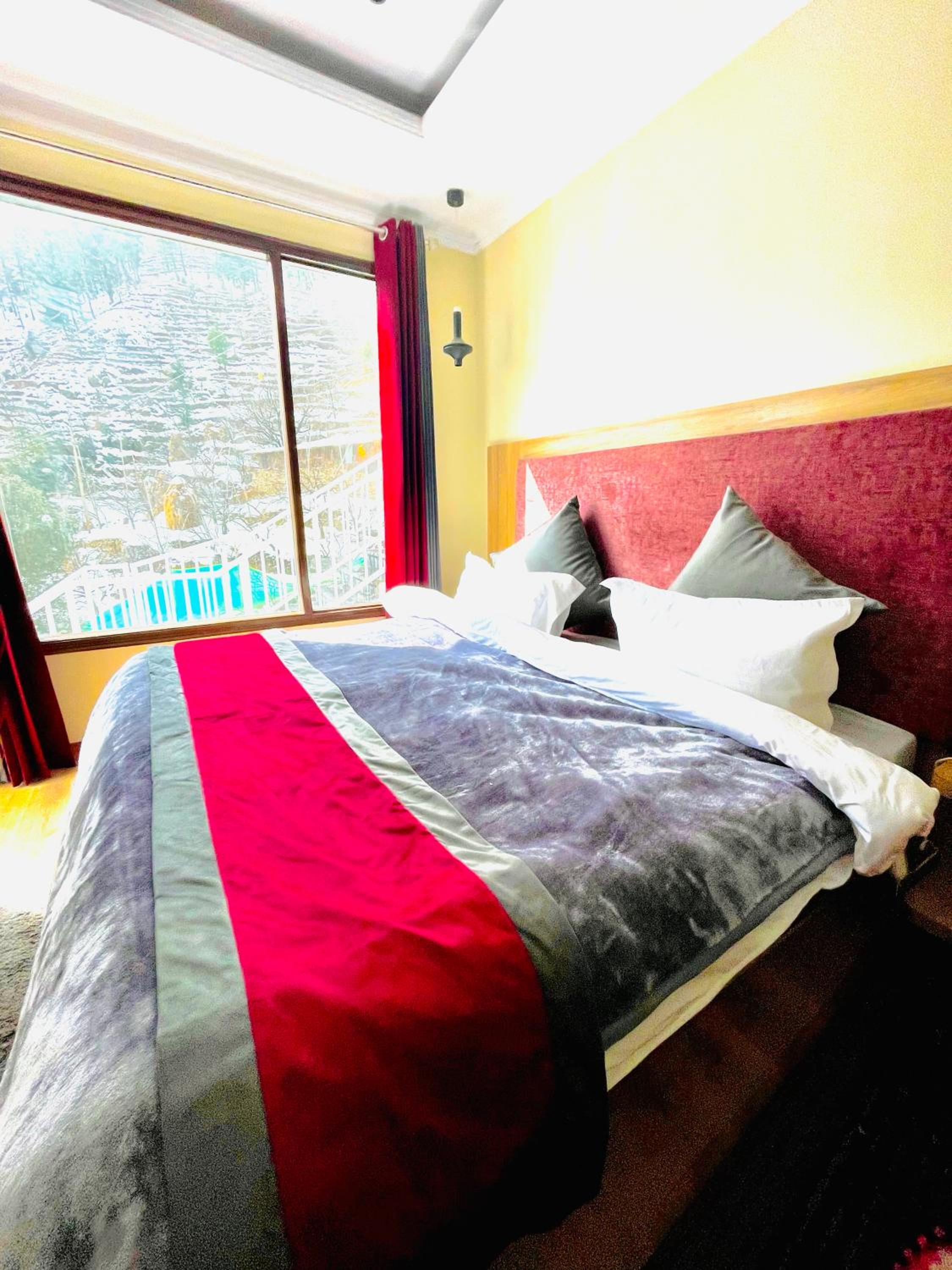 Deluxe Double Room with Balcony photo 1