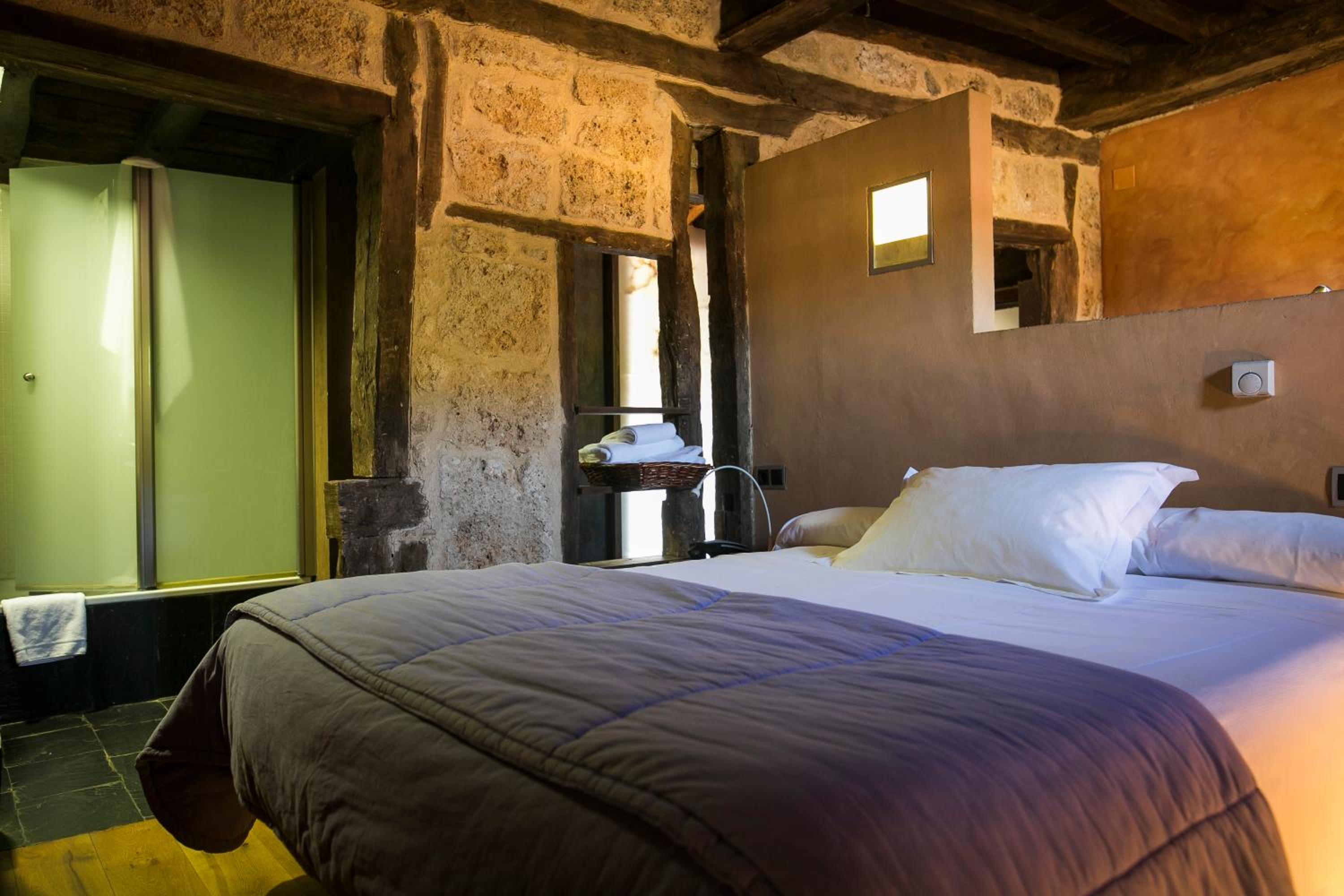 Double or Twin Room photo 3