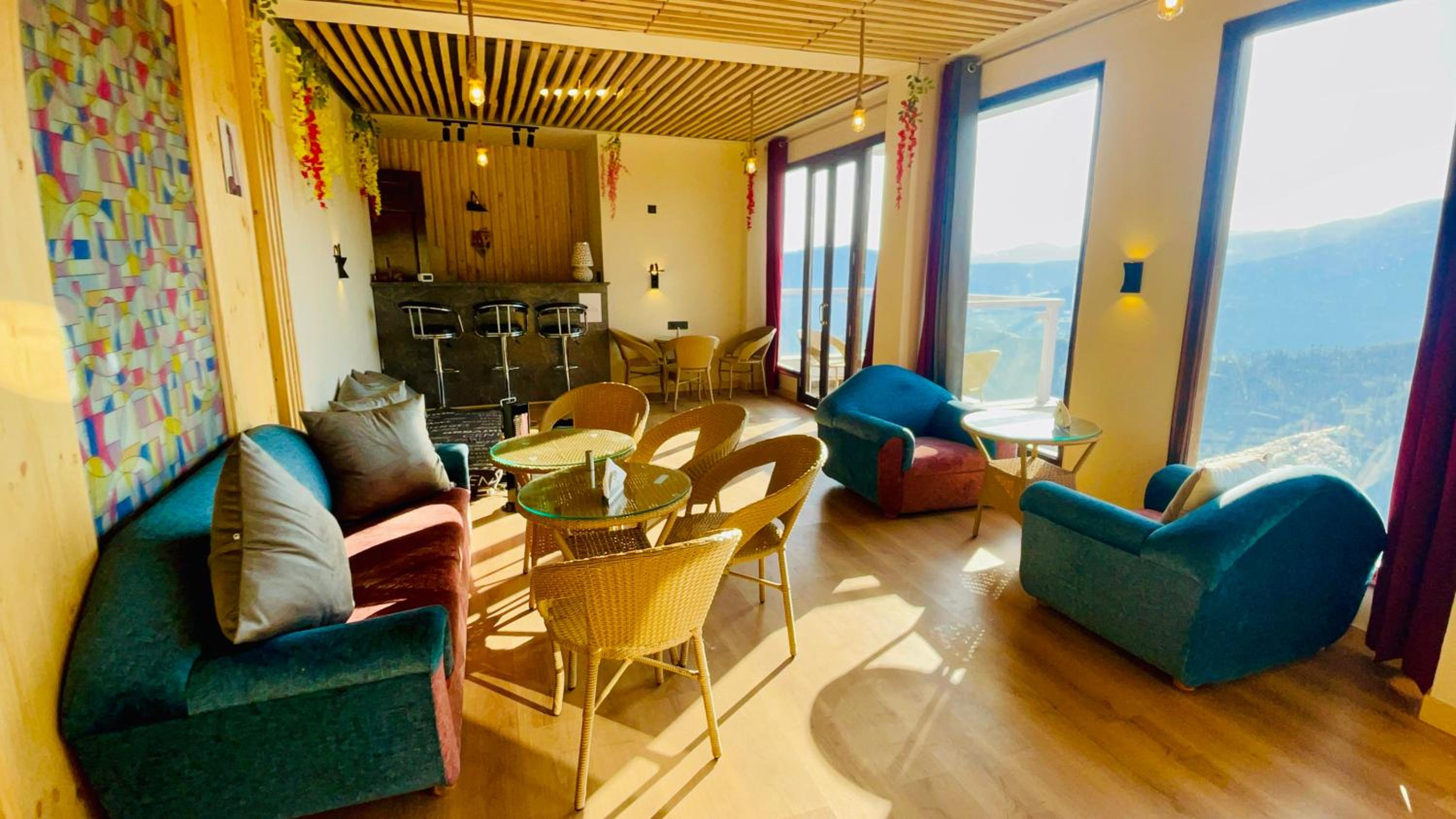 Deluxe Double Room with Balcony photo 3