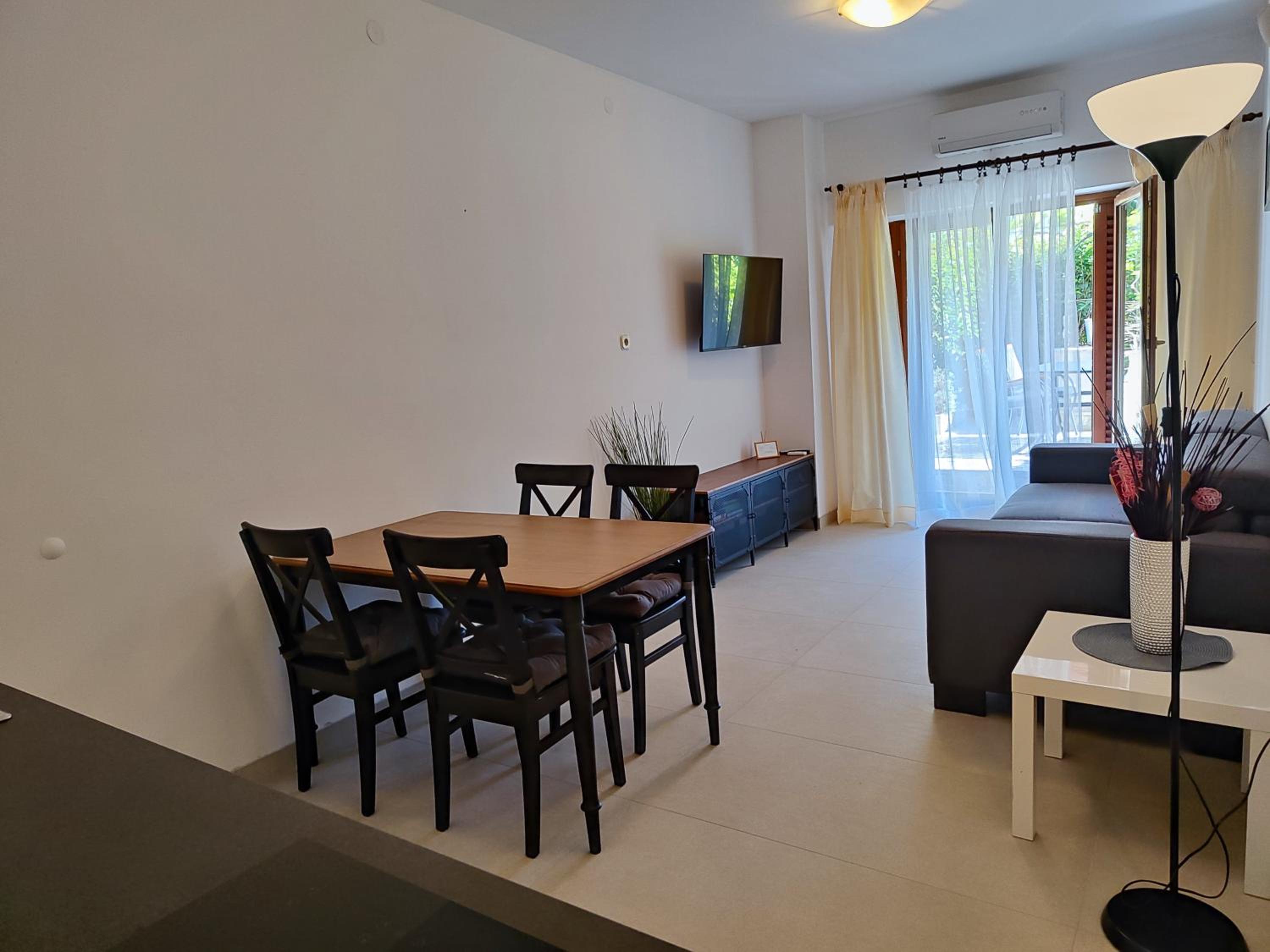 Comfort Apartment photo 2