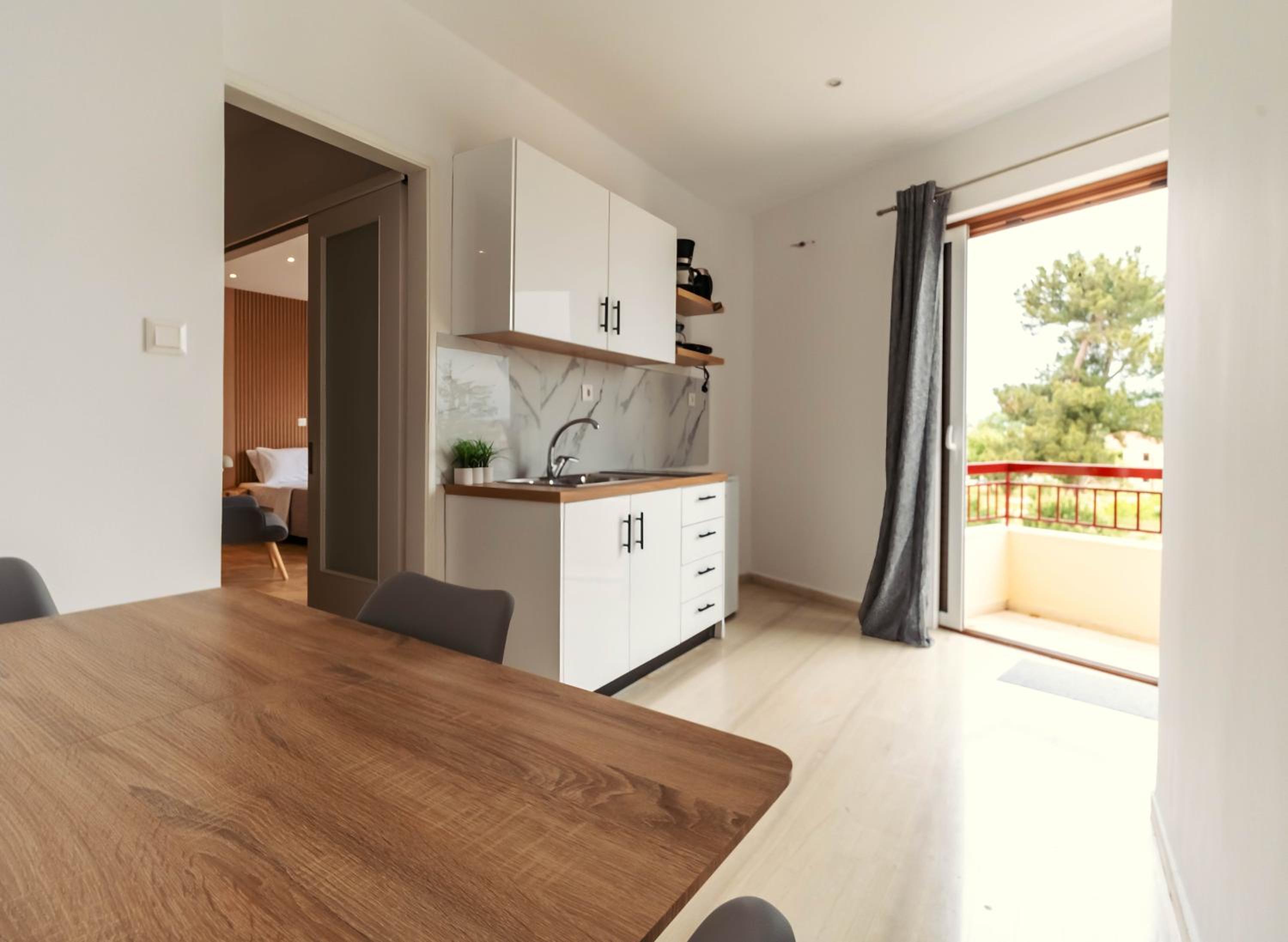 One-Bedroom Apartment with Balcony photo 3