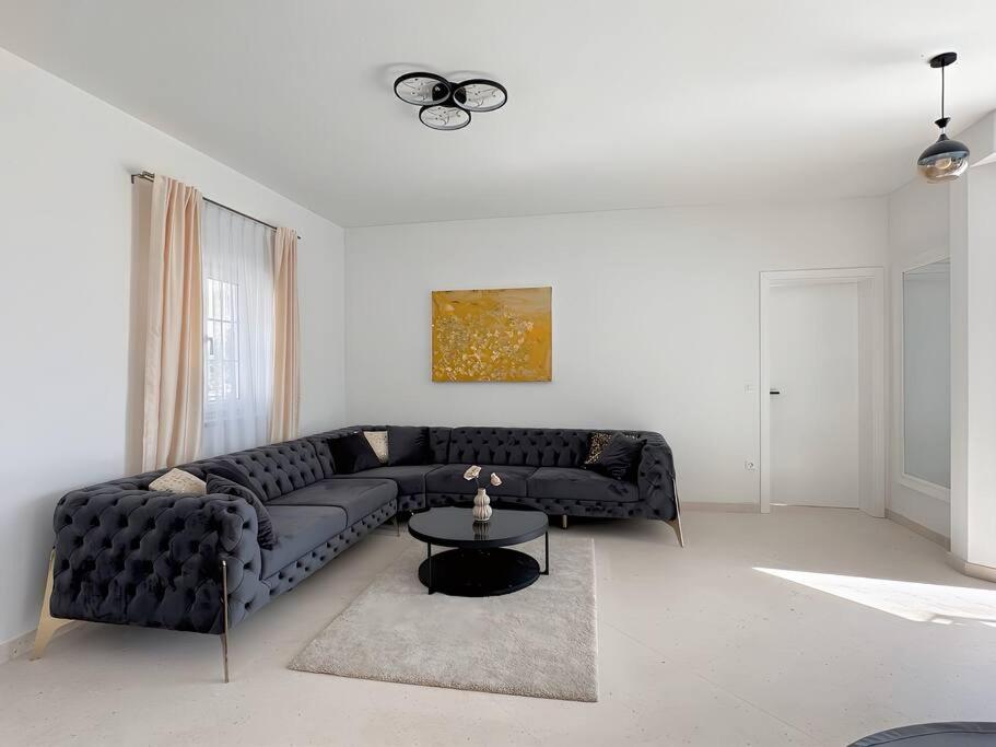 Villa photo 3