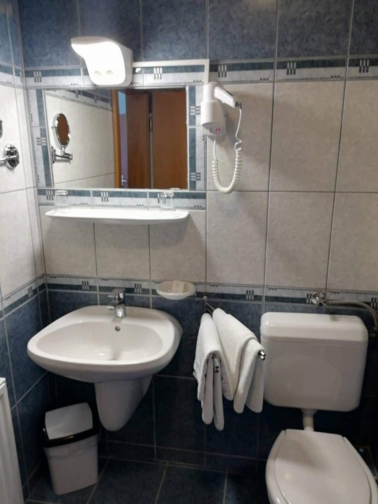 Standard Twin Room photo 2