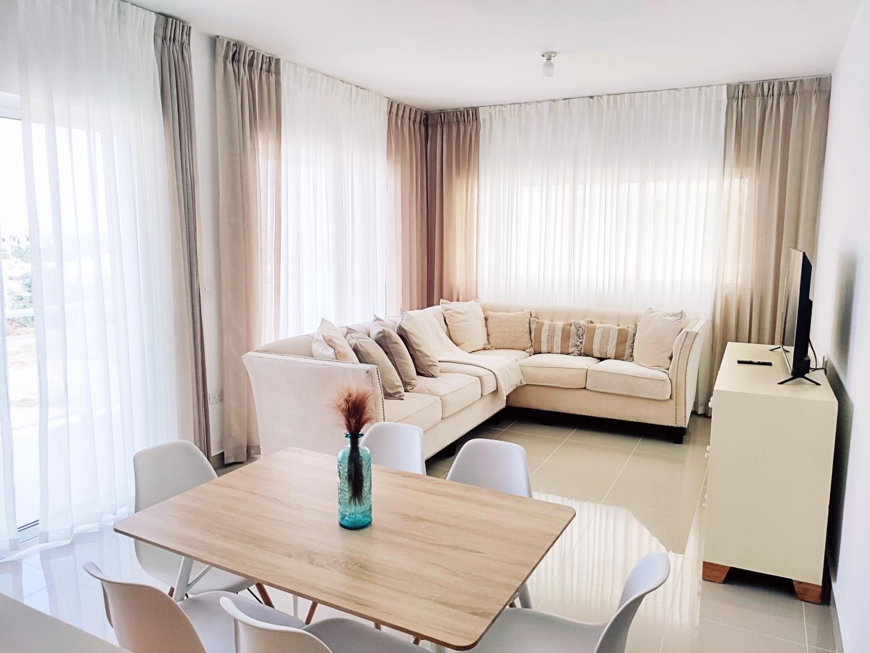 Three-Bedroom Apartment with Ocean View photo 1