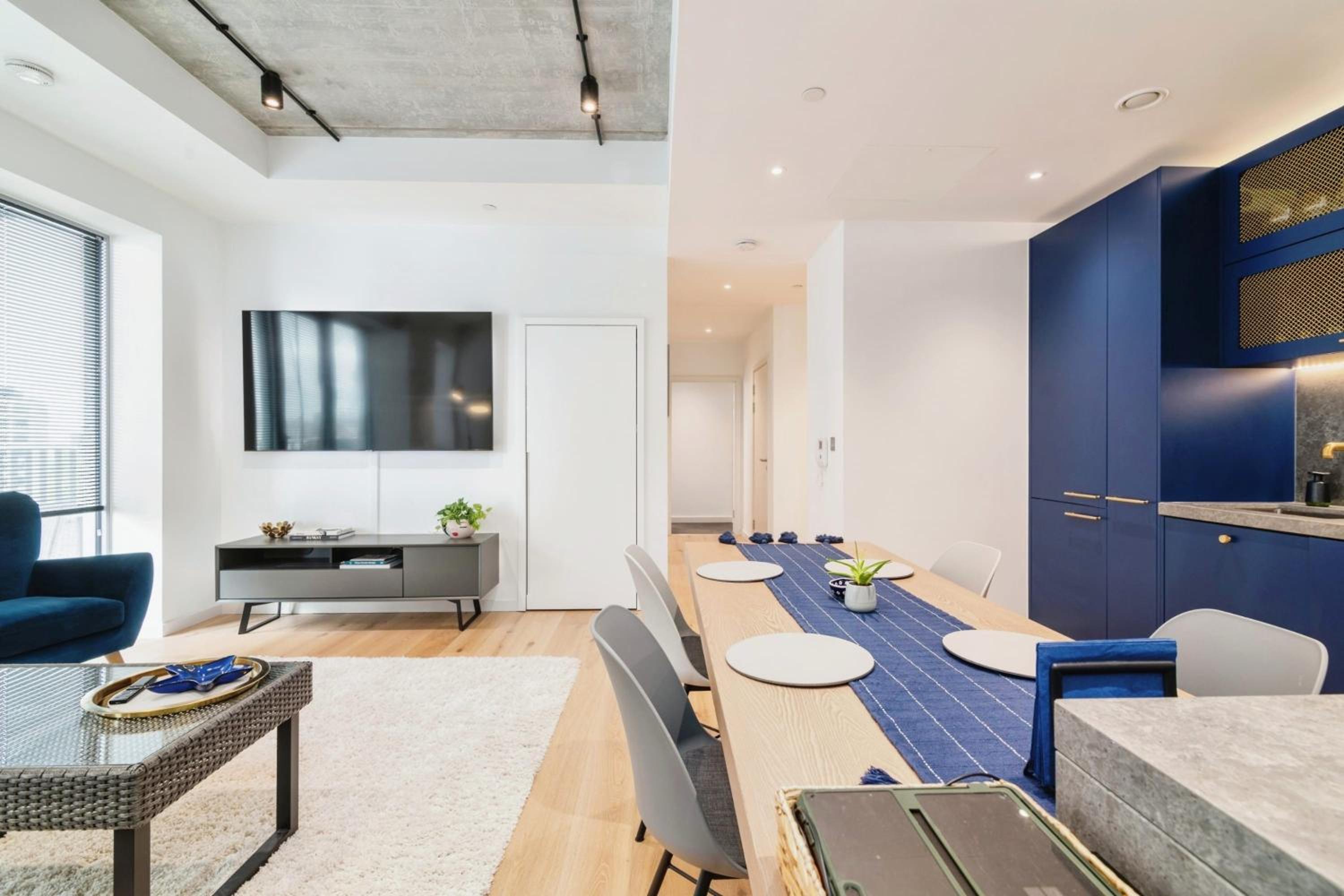 Apartment photo 2