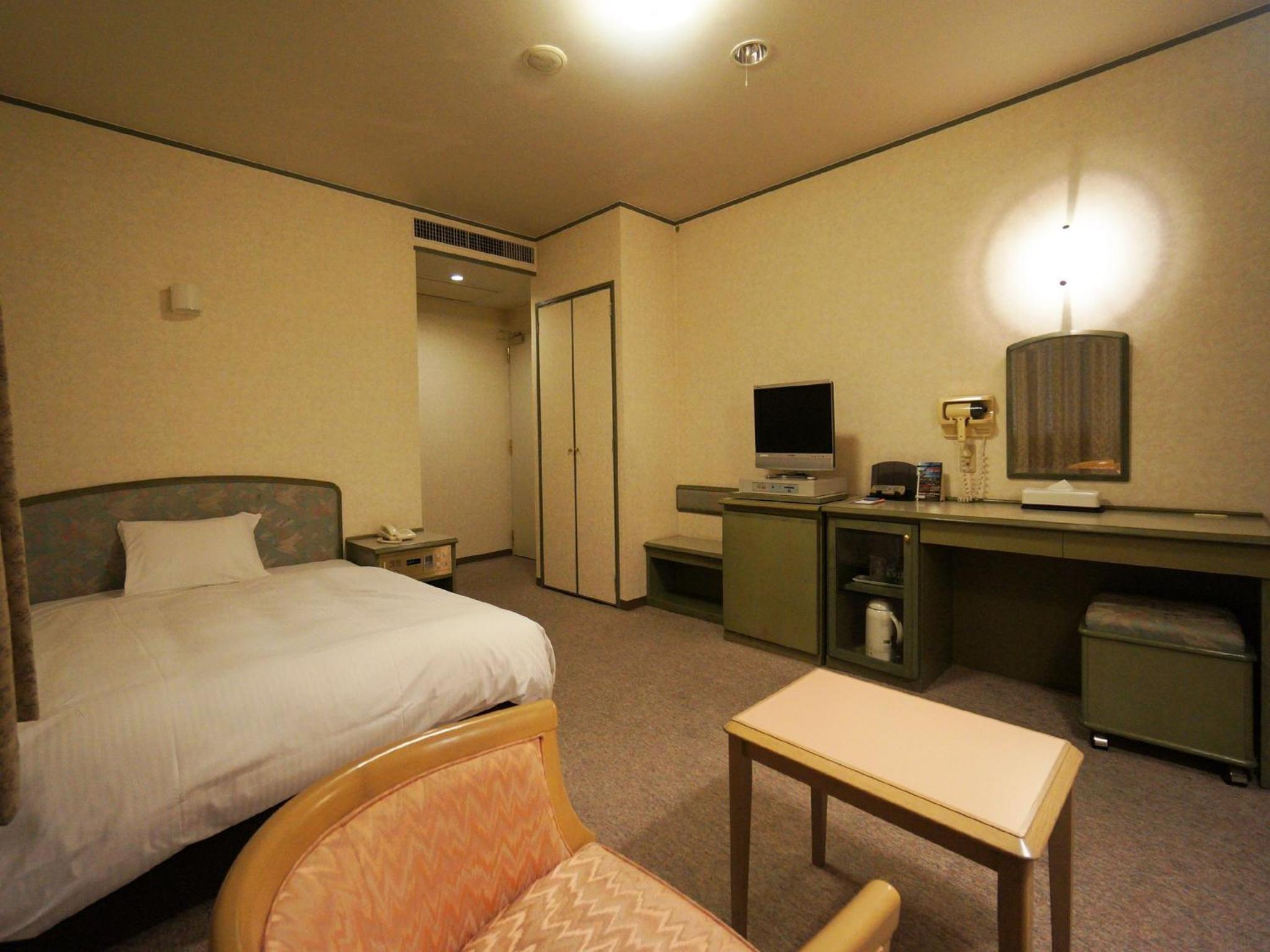 King Room - Non-Smoking