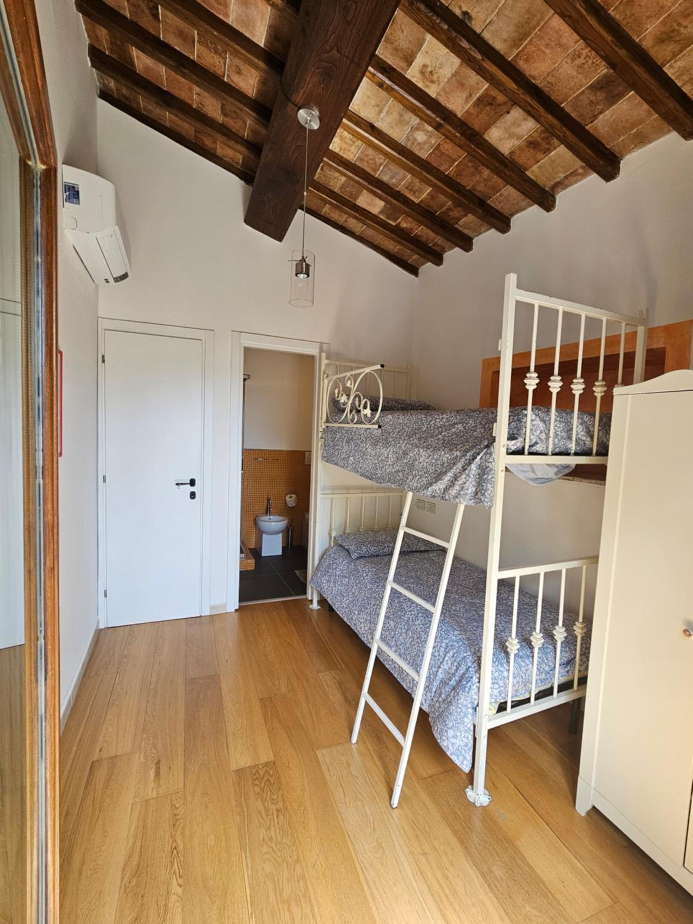 Villa photo 3